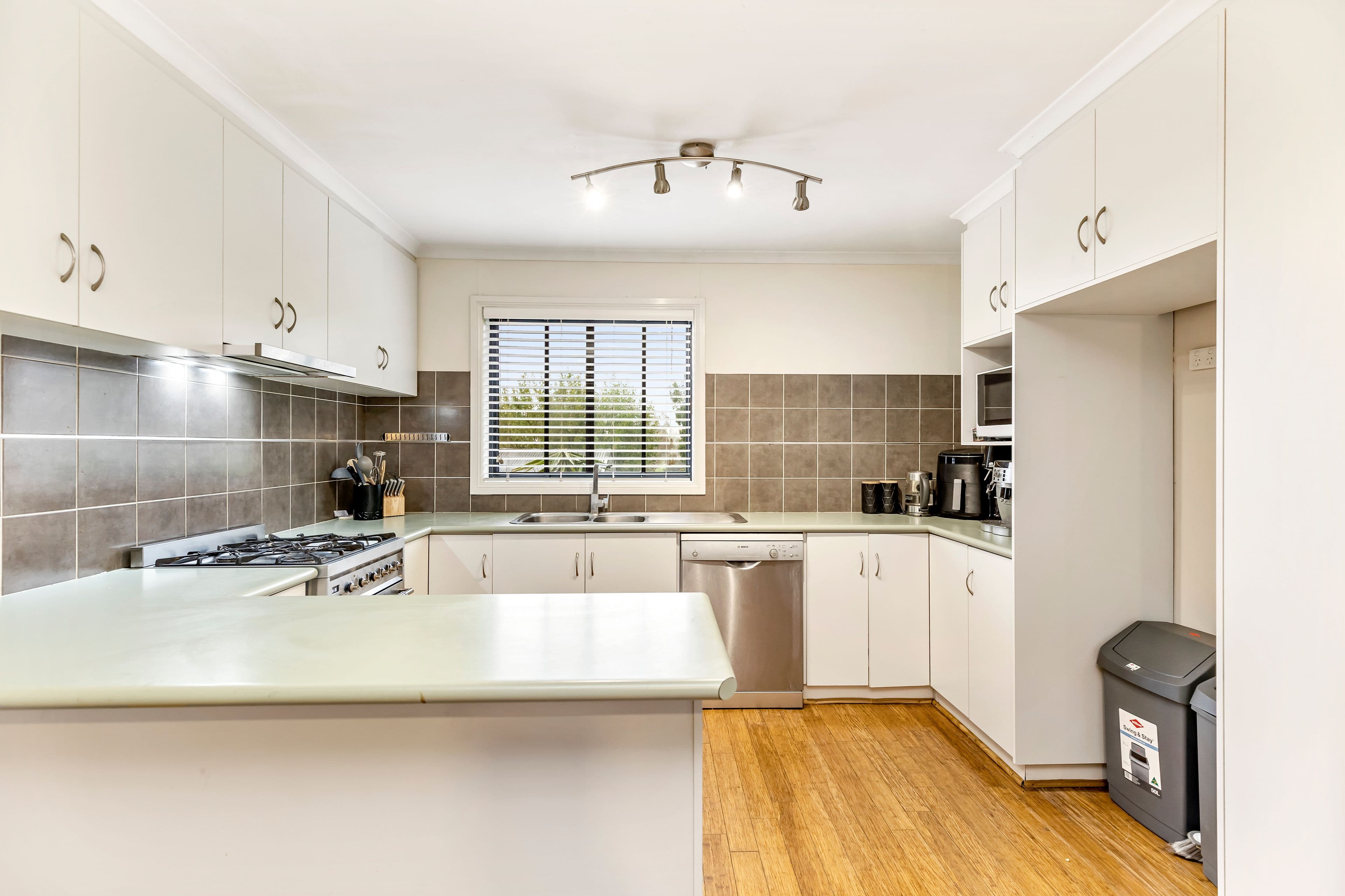 49 John Potts Drive, Junee NSW 2663, Junee - Thumbnail 3