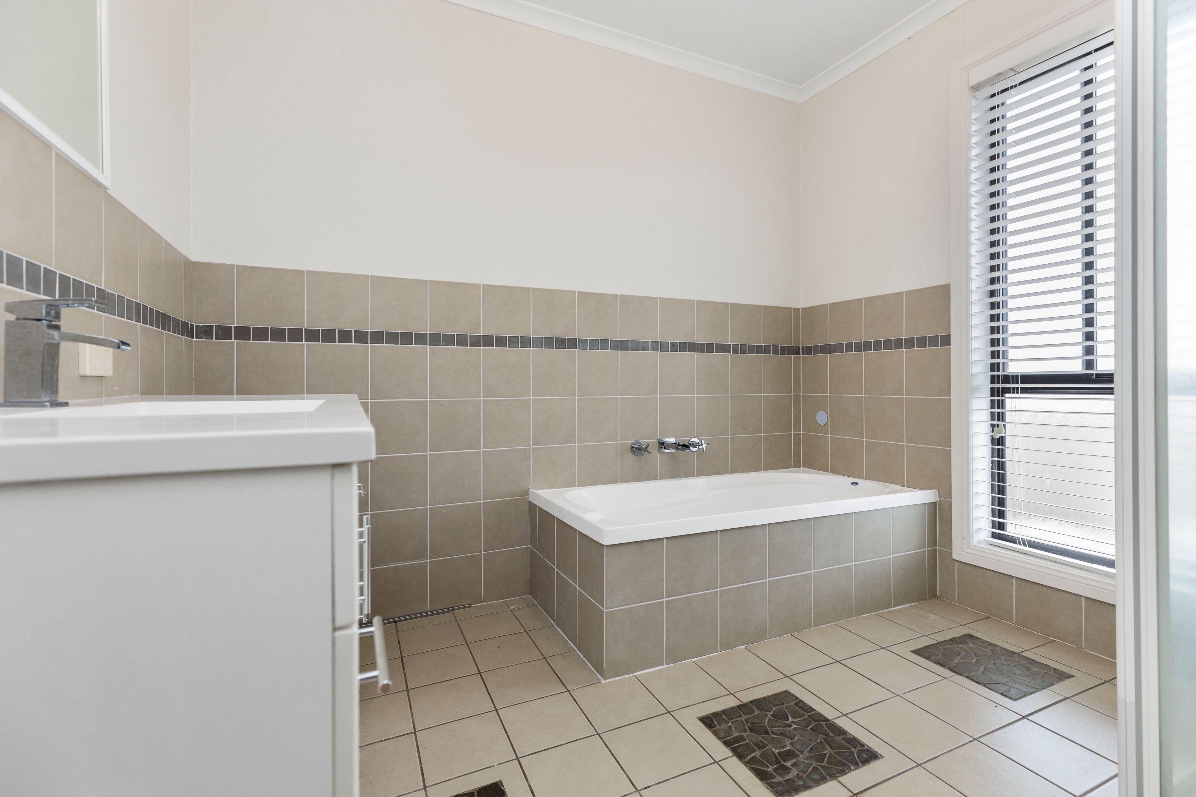49 John Potts Drive, Junee NSW 2663, Junee - Thumbnail 7