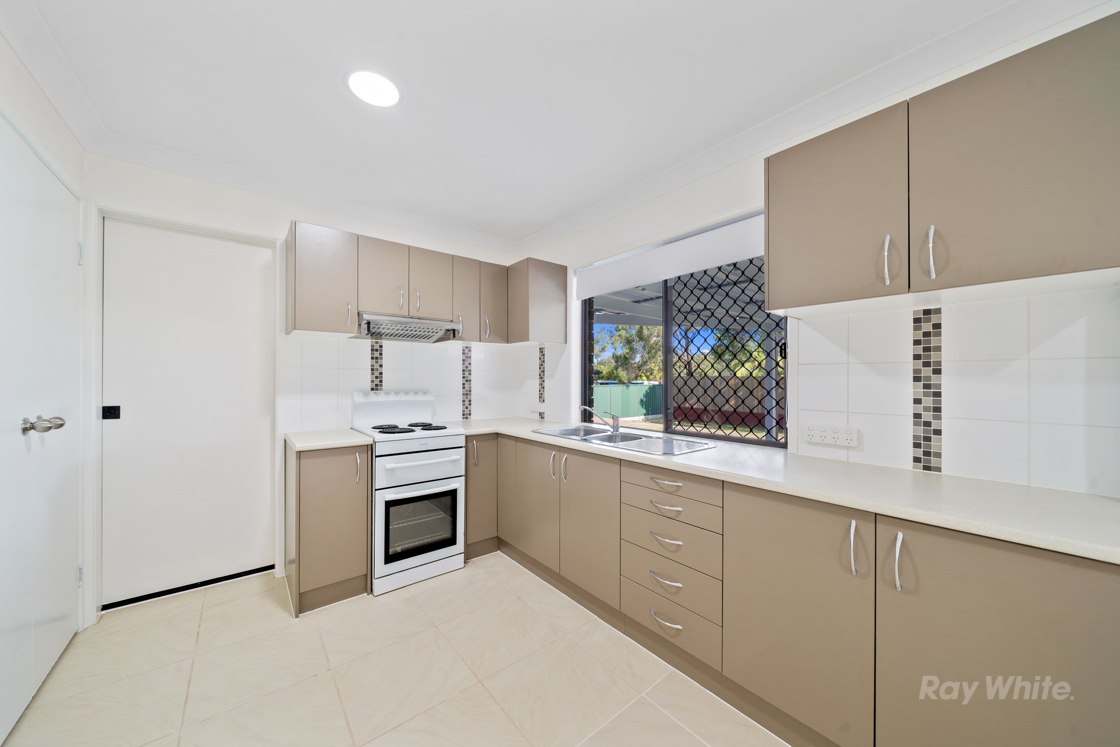19 Centaurus Crescent, Regents Park QLD 4118, Regents Park - Thumbnail 3