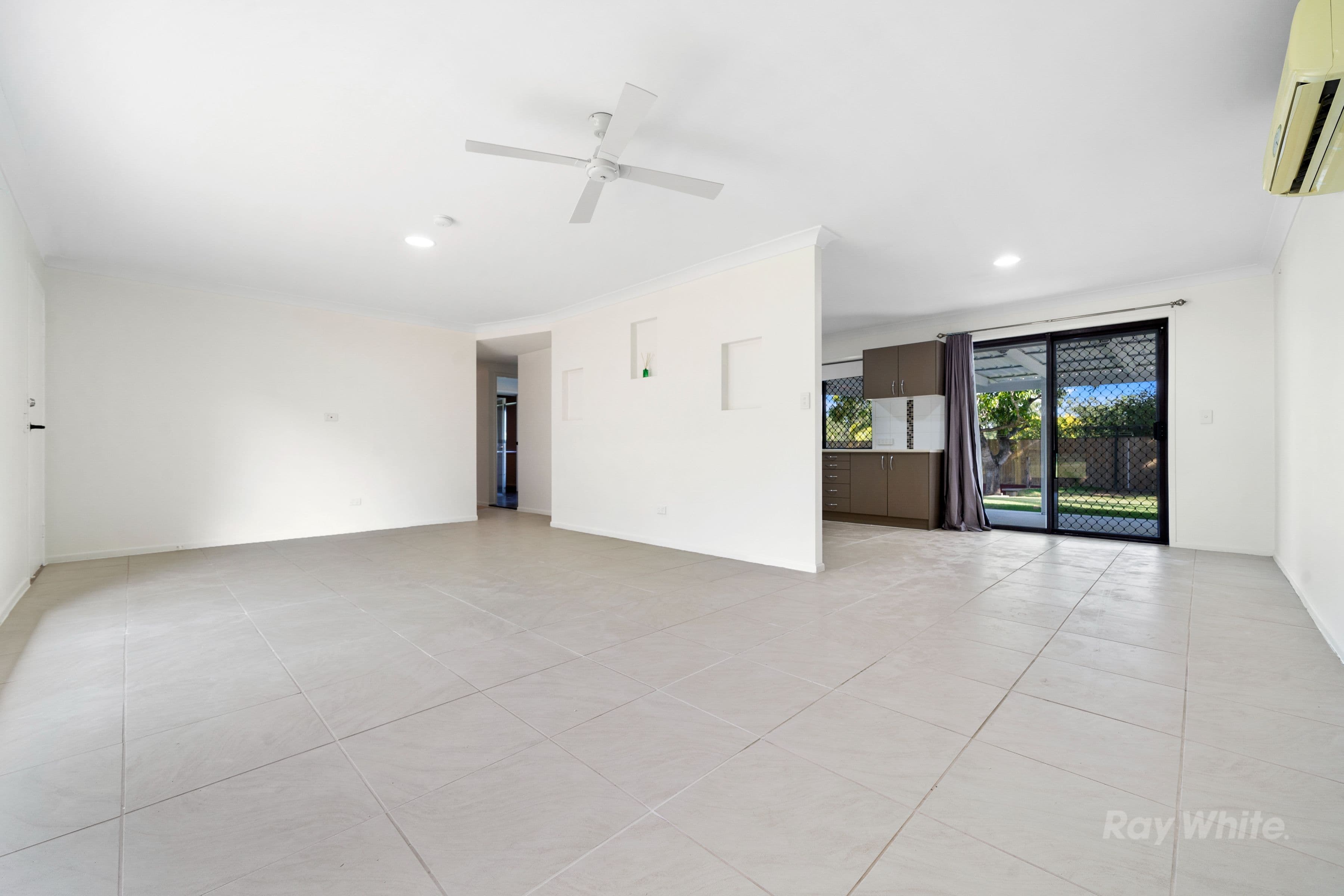 19 Centaurus Crescent, Regents Park QLD 4118, Regents Park - Thumbnail 4