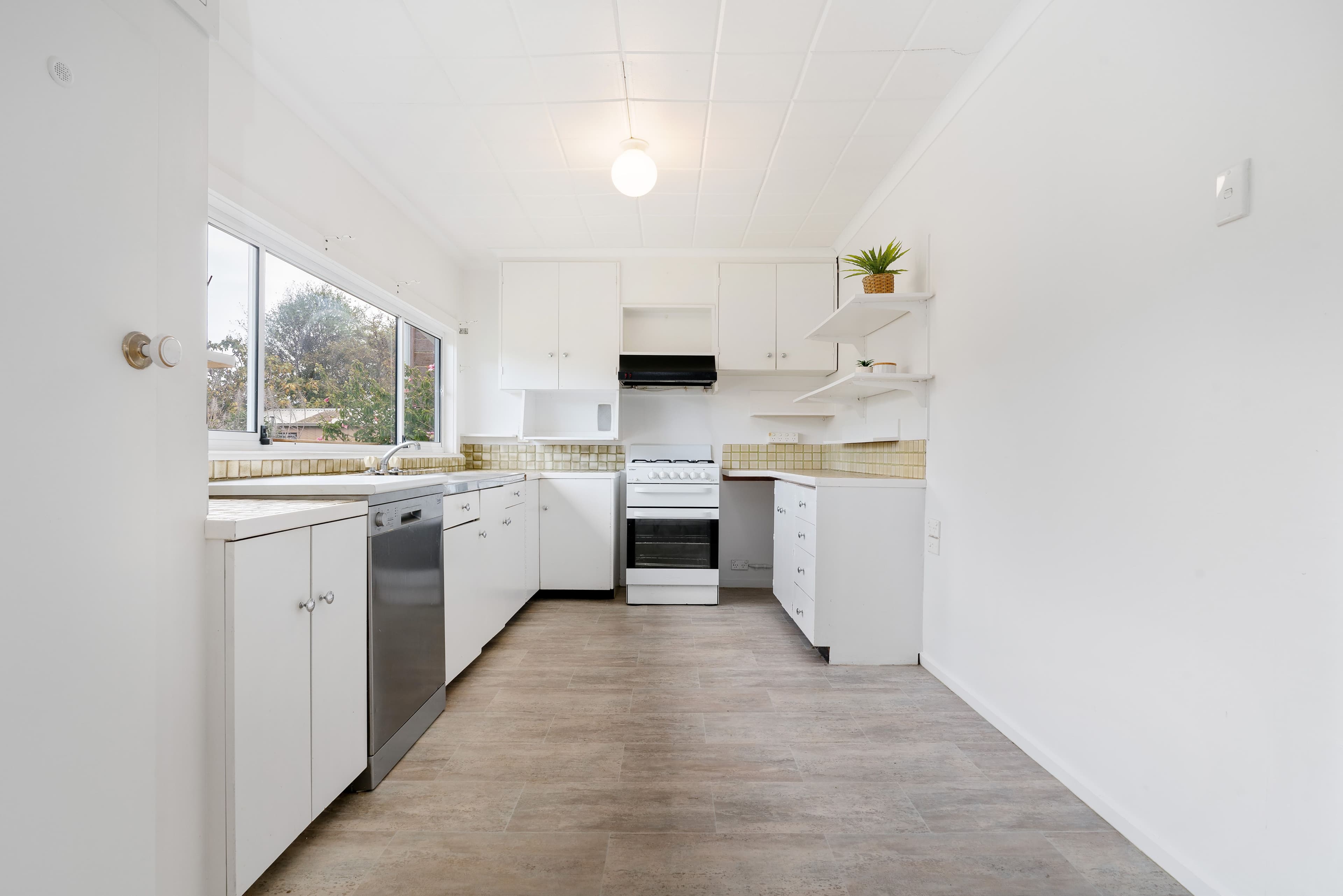 104 Spray Street, Rosebud VIC 3939, Rosebud - Thumbnail 2