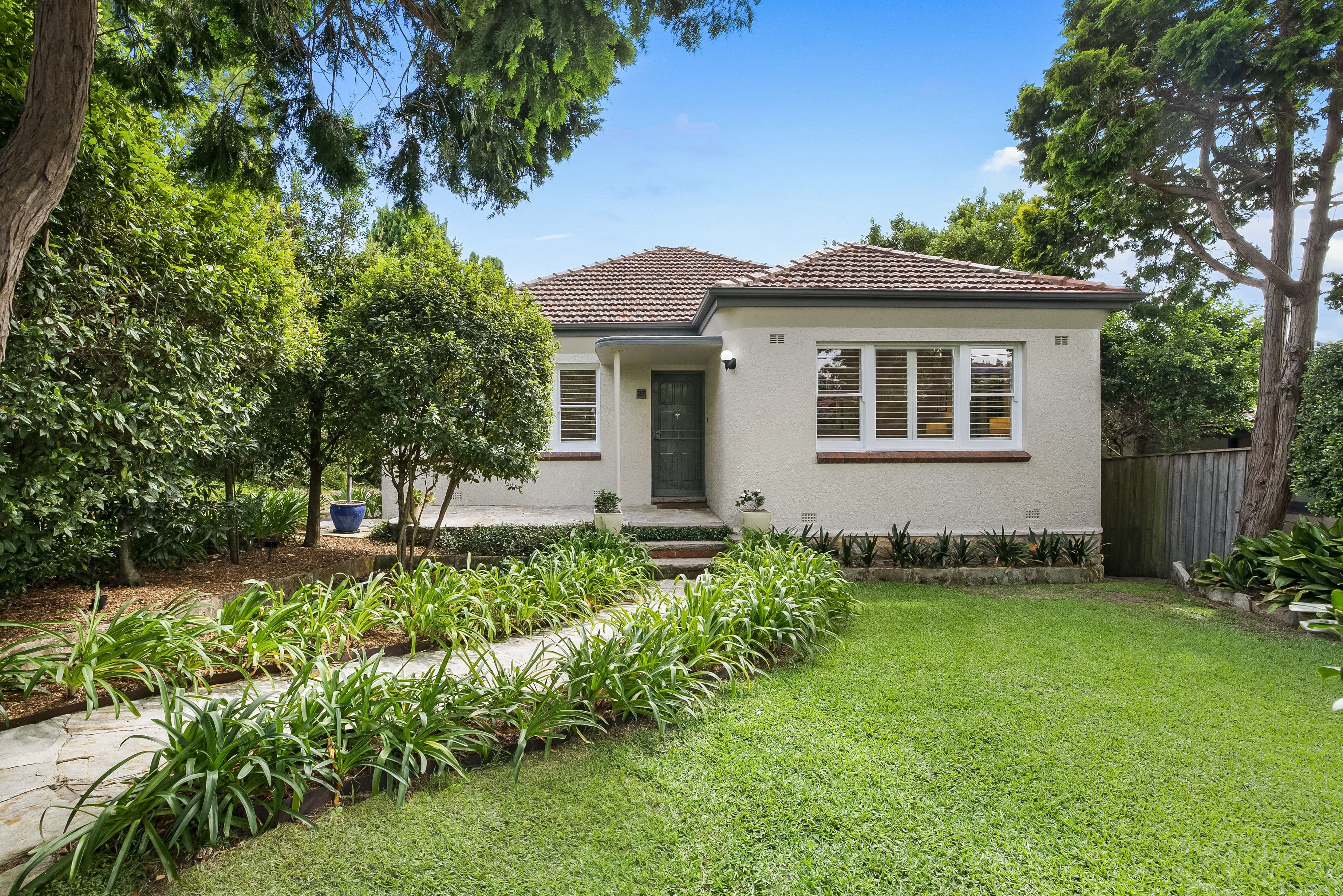 27 Victoria Avenue, Middle Cove NSW 2068, Middle Cove - Image 1