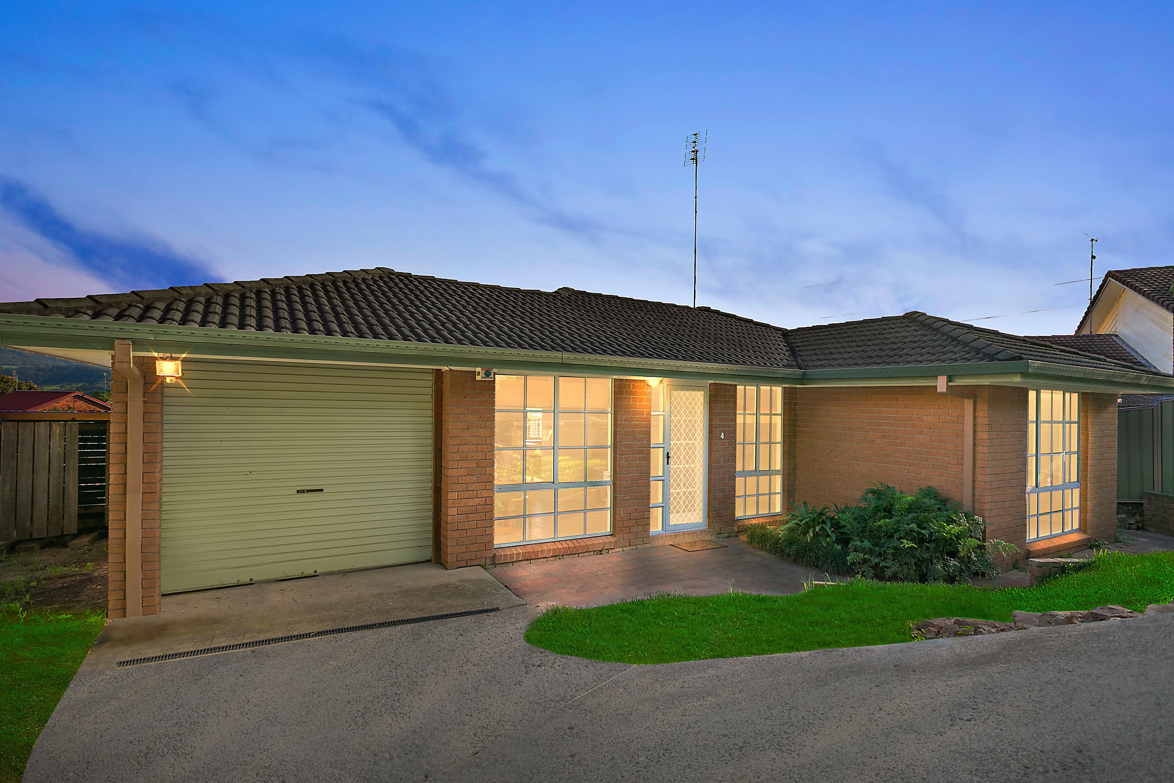 4 Barwon Place, Albion Park - Image 1