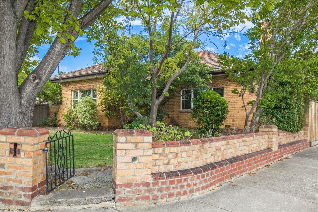31 Acheron Avenue, Reservoir VIC 3073, Reservoir - Image 1