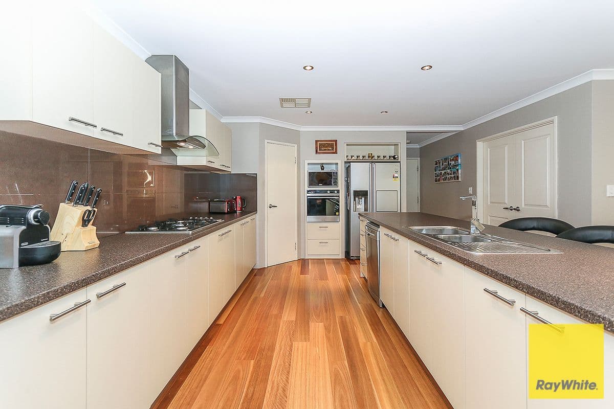 93 Bethwyn Circuit, Madeley WA 6065, Madeley - Thumbnail 8