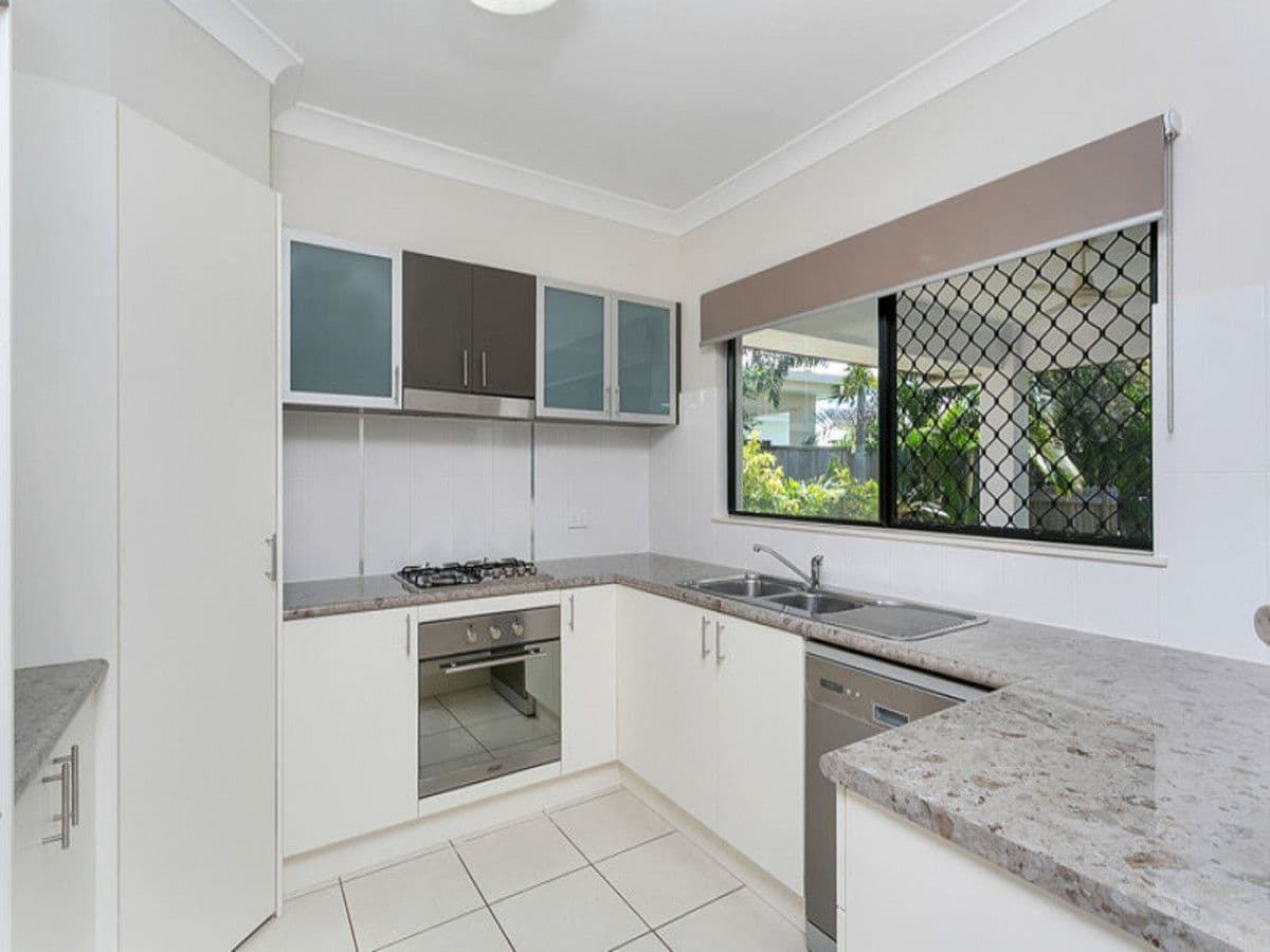 10 Hatch Close, Trinity Beach QLD 4879, Trinity Beach - Thumbnail 3