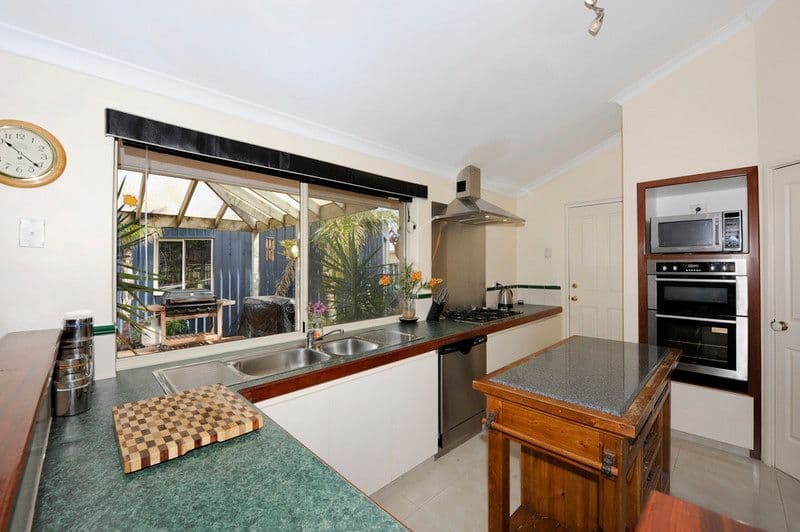 38 Camargue Green, SECRET HARBOUR WA 6173, Secret Harbour - Thumbnail 3