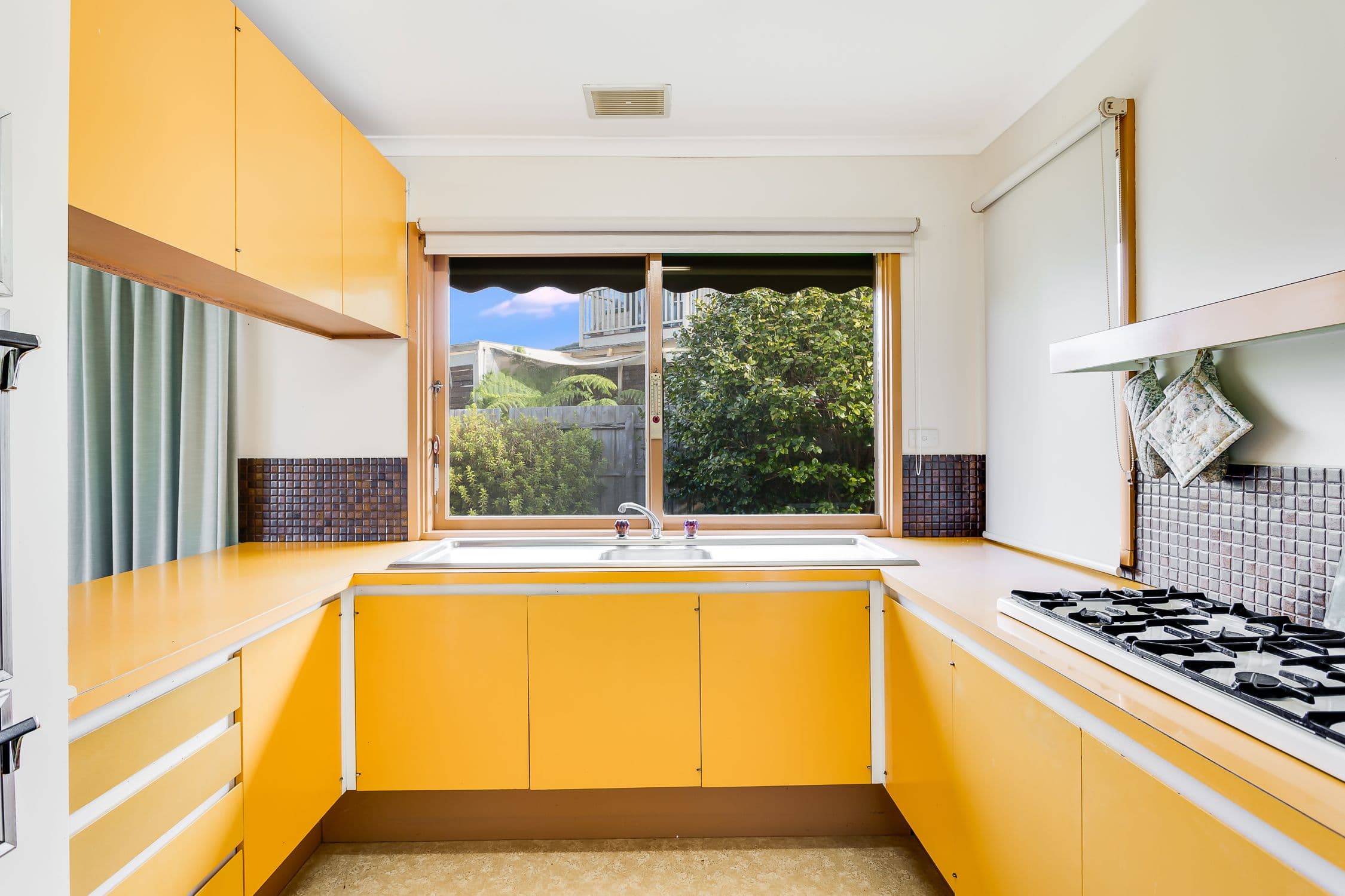 6 Tibarri Court, Mooroolbark VIC 3138, Mooroolbark - Thumbnail 2