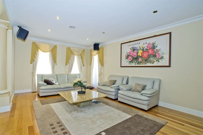 4  Holmes Way, GLEN WAVERLEY VIC 3150, Glen Waverley - Thumbnail 3