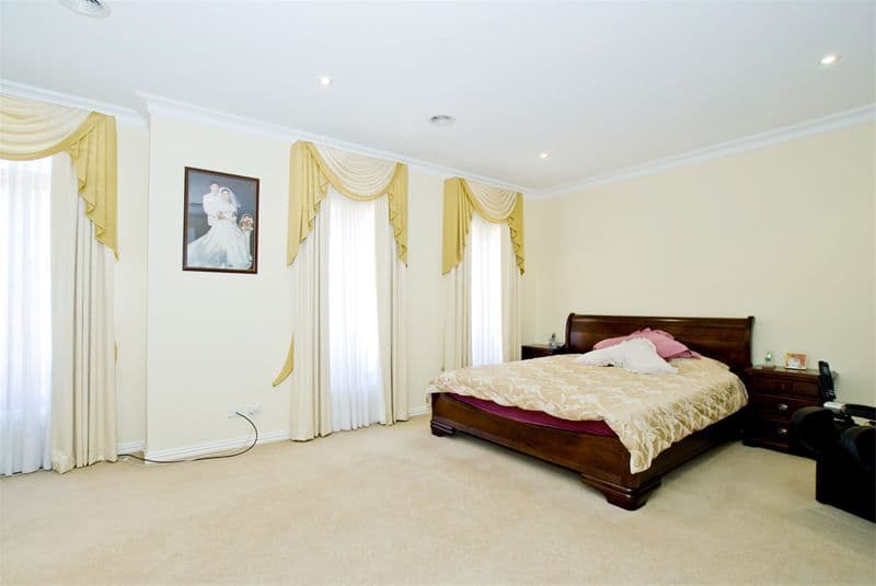 4  Holmes Way, GLEN WAVERLEY VIC 3150, Glen Waverley - Thumbnail 5