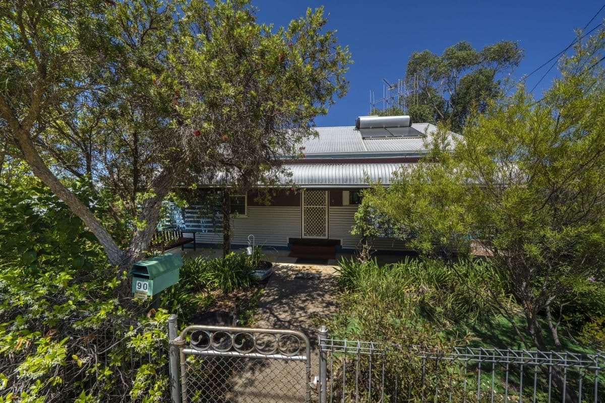 90 Ross Road, Queanbeyan - Image 1