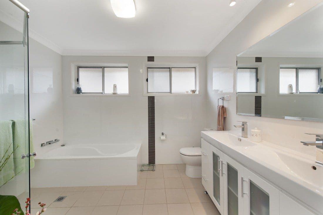 32 Gal Crescent, Moorebank NSW 2170, Moorebank - Thumbnail 6