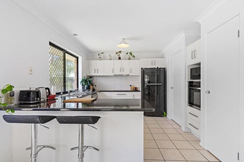 19 Schoolside Place, Bracken Ridge - Thumbnail 2