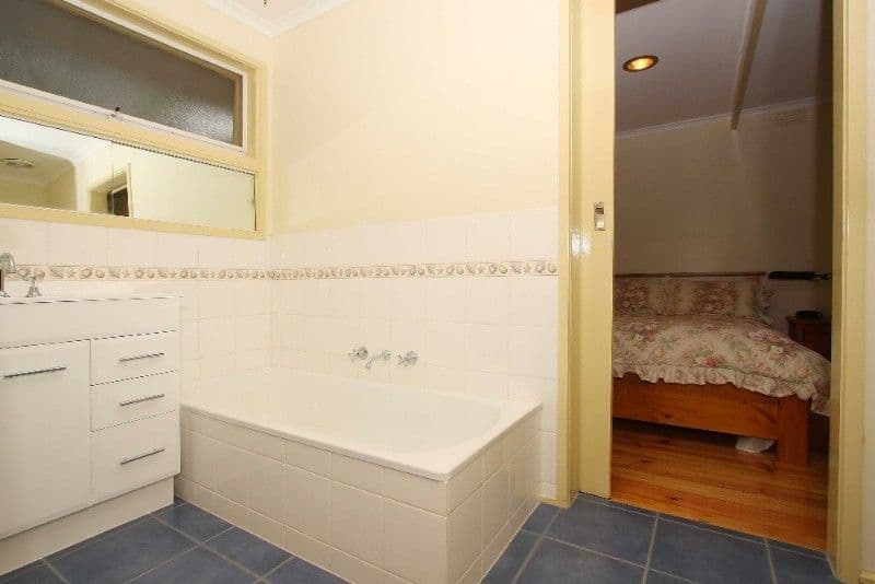 4 Betula Avenue, BUNDOORA VIC 3083, Bundoora - Thumbnail 5