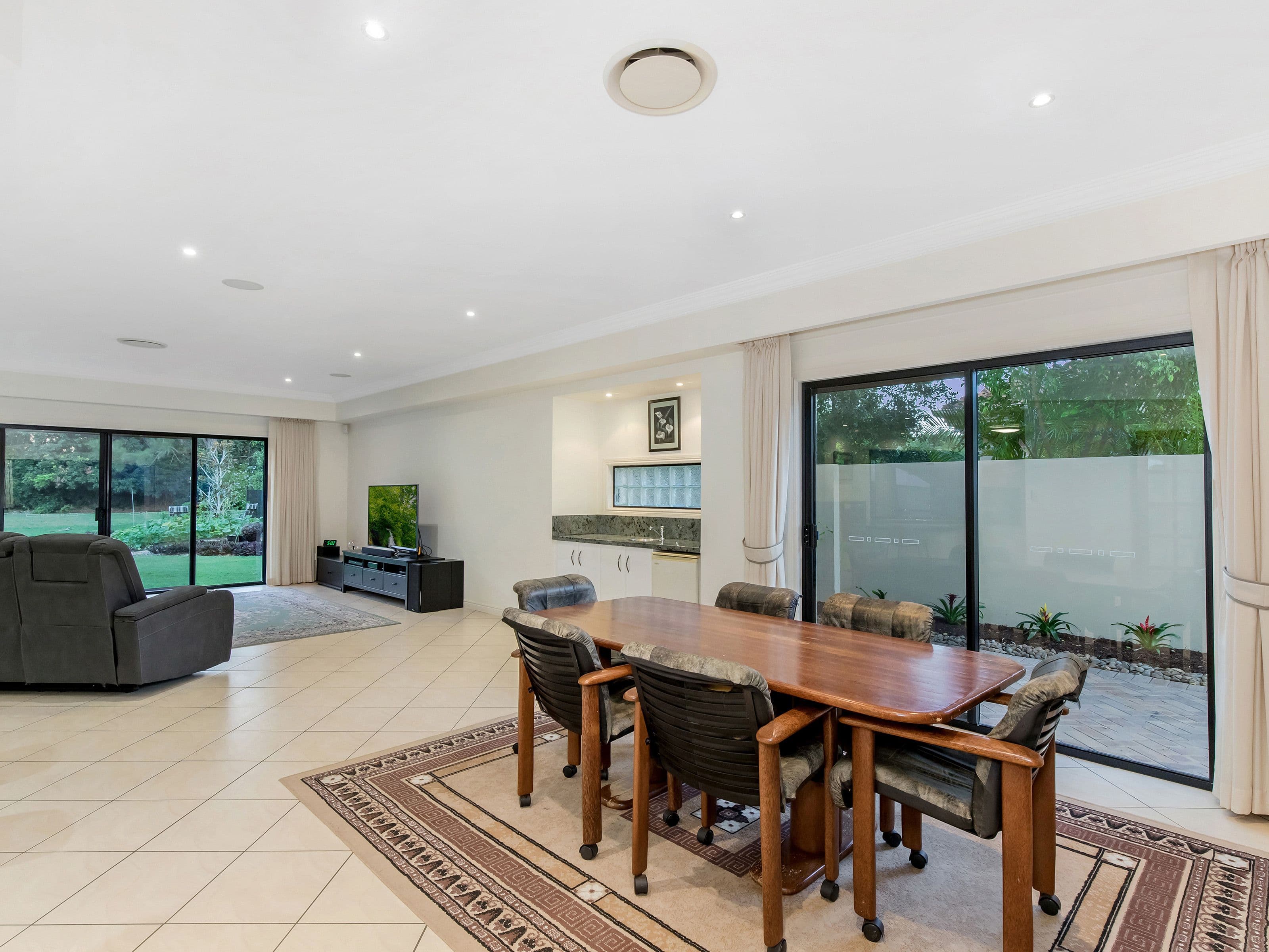 3166 Riverleigh Drive, Hope Island QLD 4212, Hope Island - Thumbnail 8