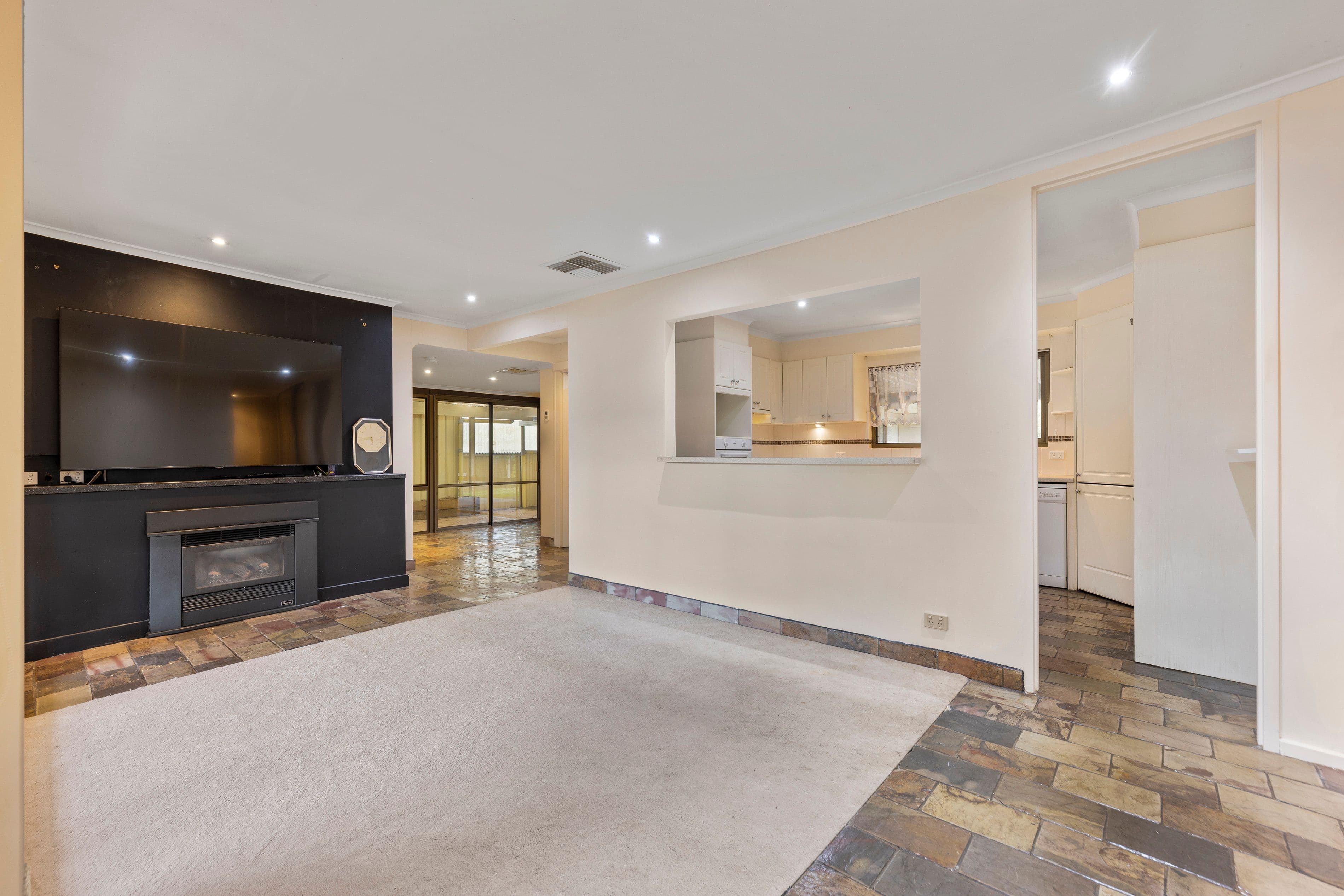 24 Mayo Crescent, Salisbury Downs SA 5108, Salisbury Downs - Thumbnail 4