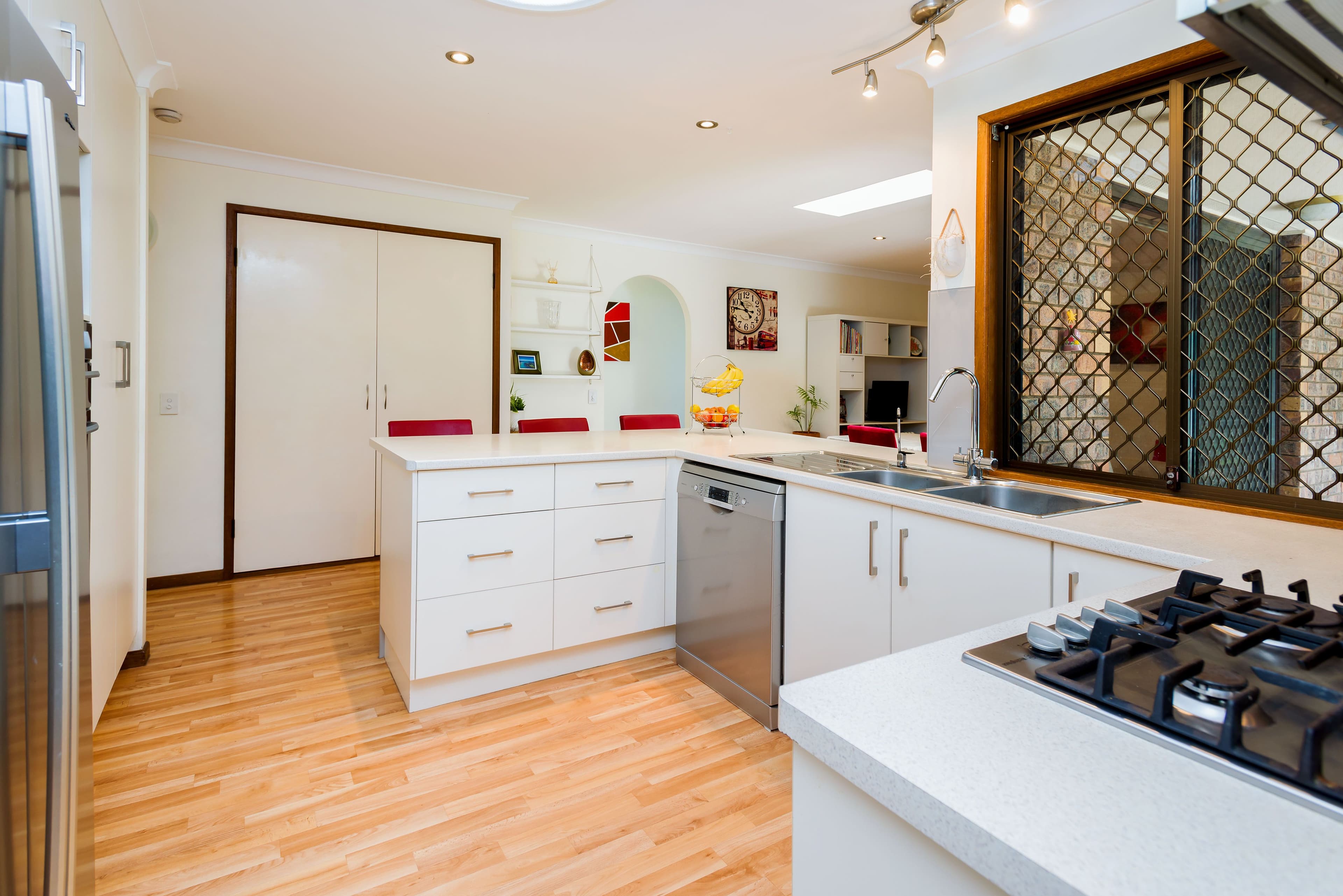 11 Sieben Street, Wishart QLD 4122, Wishart - Thumbnail 2
