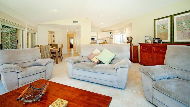 15 Edgeworth Place, HELENSVALE QLD 4212, Helensvale - Thumbnail 3