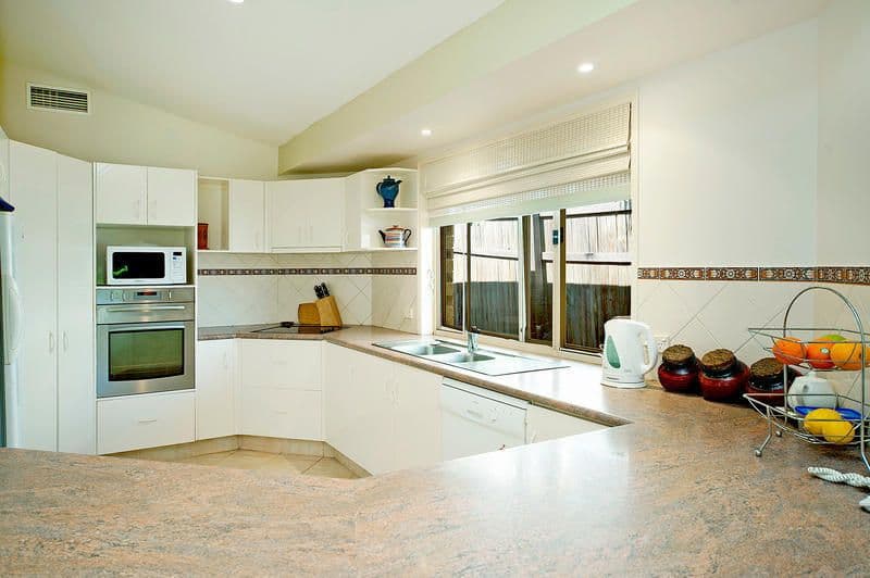 15 Edgeworth Place, HELENSVALE QLD 4212, Helensvale - Thumbnail 4