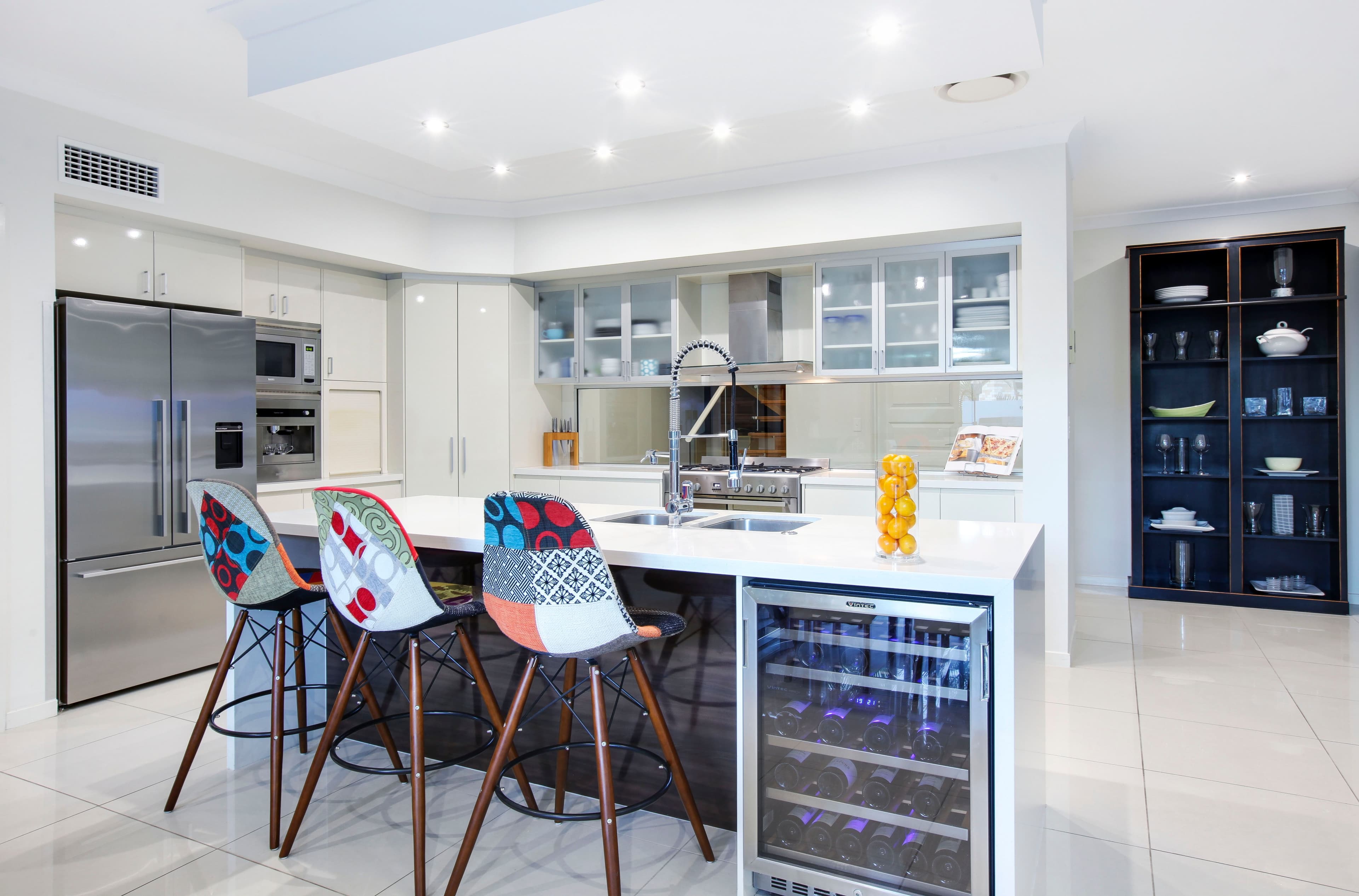 12 Kapala Street, Southport QLD 4215, Southport - Thumbnail 2
