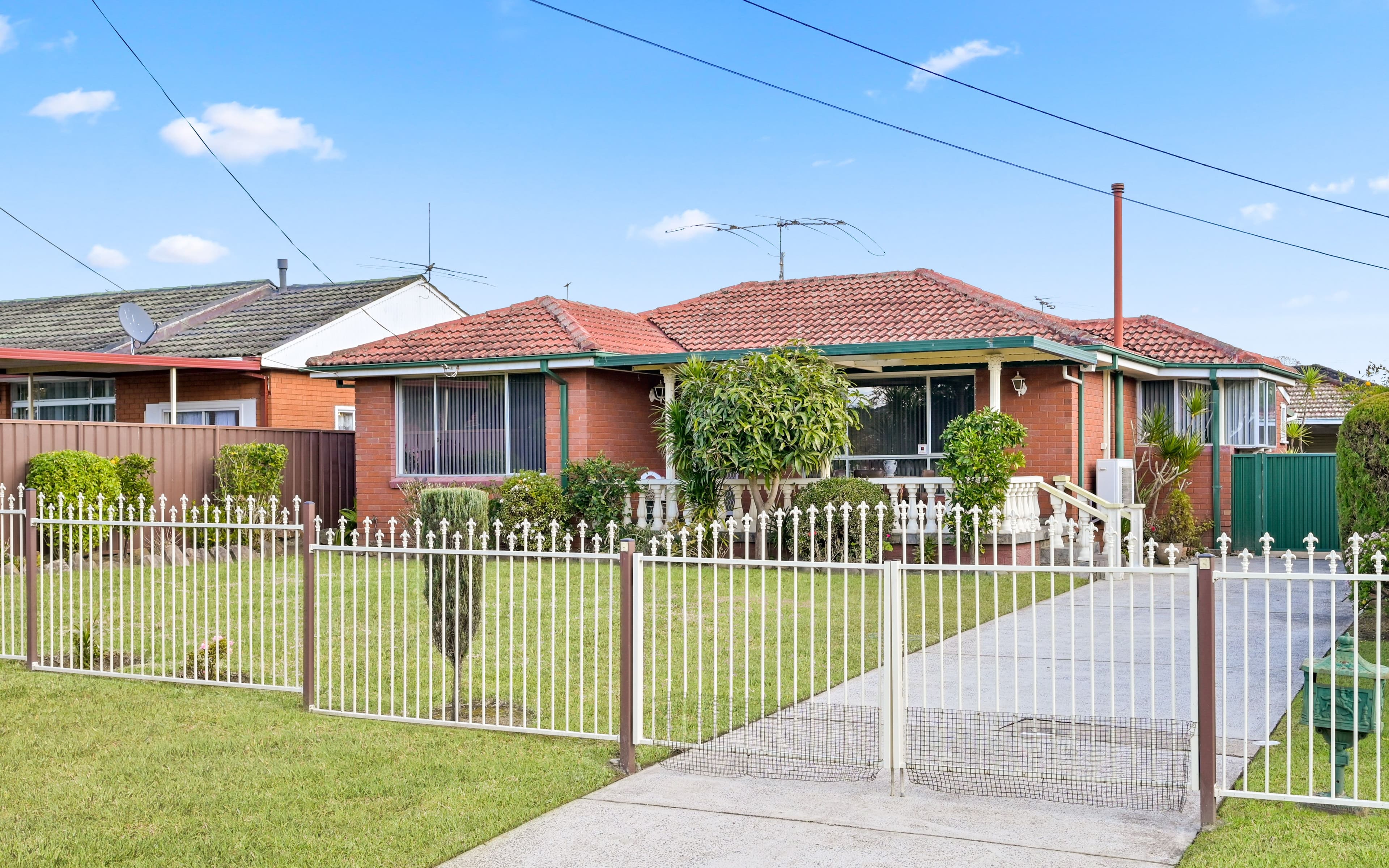 3 Harvey Street, Macquarie Fields NSW 2564, Macquarie Fields - Thumbnail 2