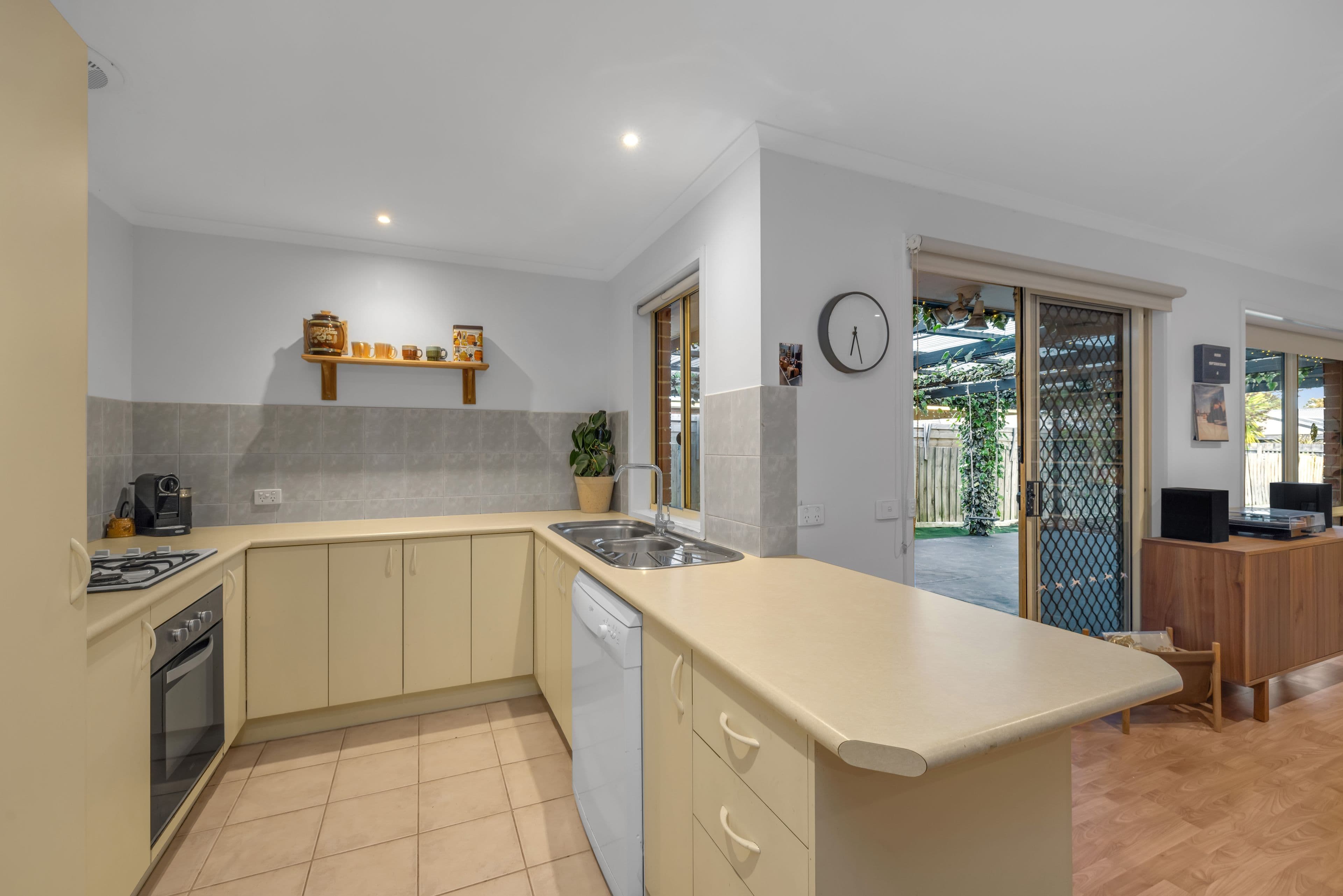 7 Benor Court, Pakenham VIC 3810, Pakenham - Thumbnail 2