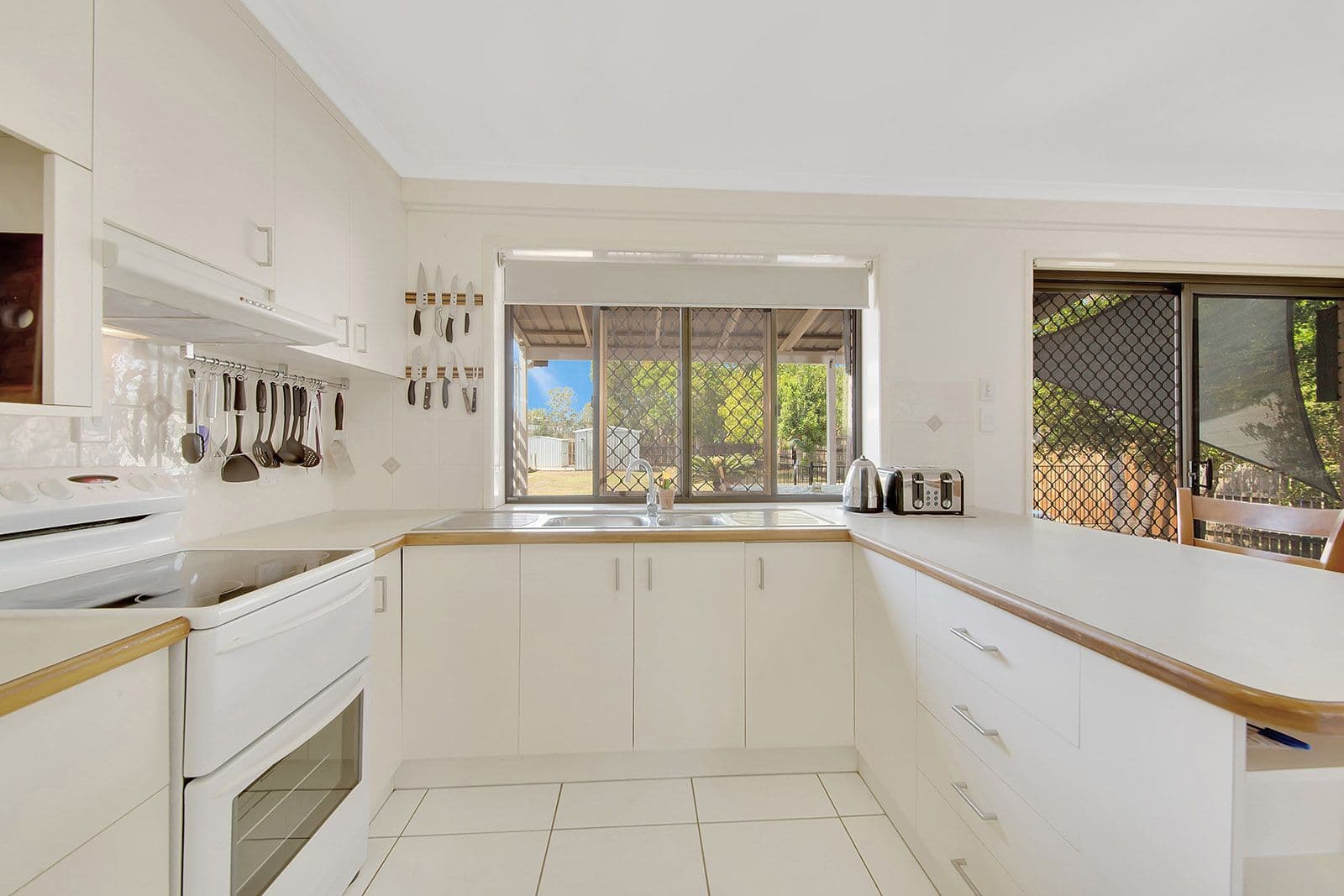 44 Ferguson Crescent, West Gladstone QLD 4680, West Gladstone - Thumbnail 3