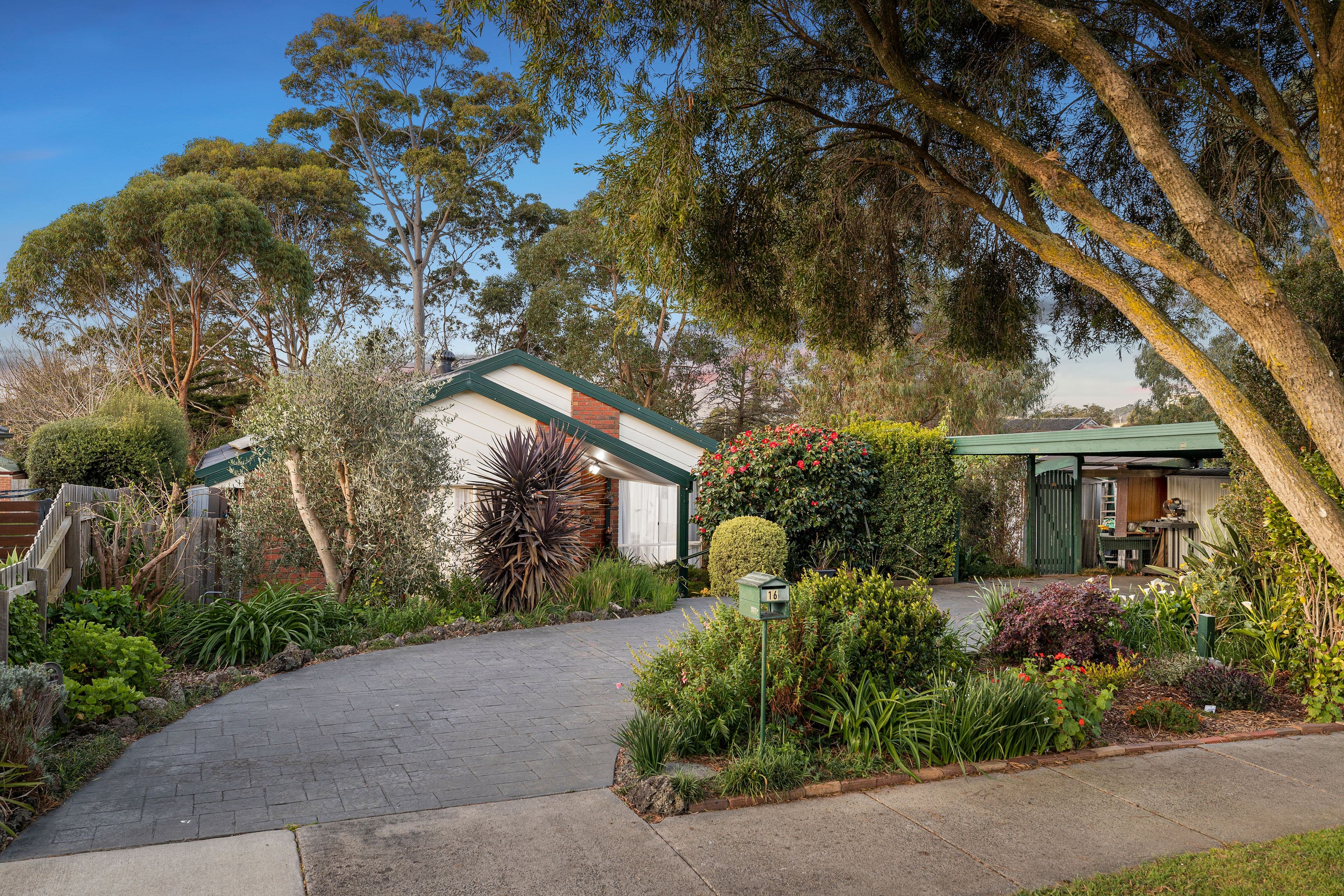 16 Fairlawn Place, Bayswater VIC 3153, Bayswater - Image 1