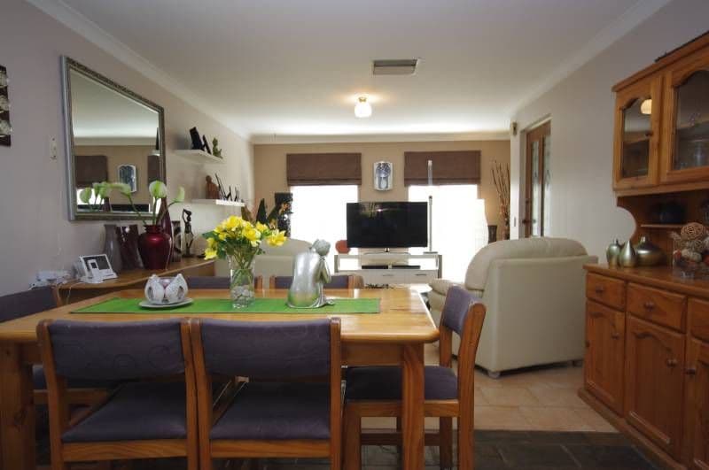 49 Colne Way, GIRRAWHEEN WA 6064, Girrawheen - Thumbnail 2