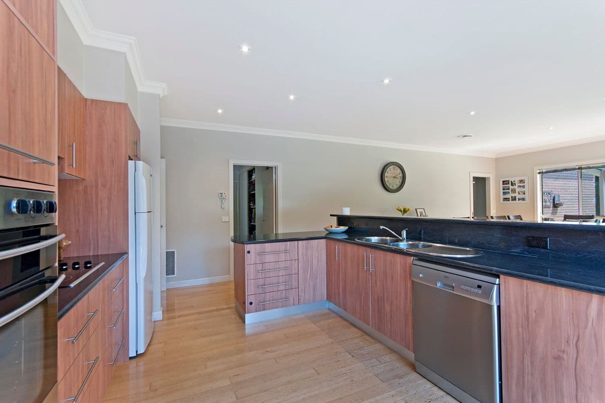 11 Lockett Drive, WARRNAMBOOL VIC 3280, Warrnambool - Thumbnail 6