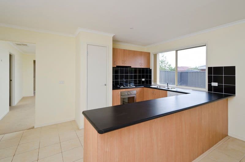 6 Burdekin Street, WYNDHAM VALE VIC 3024, Wyndham Vale - Thumbnail 4