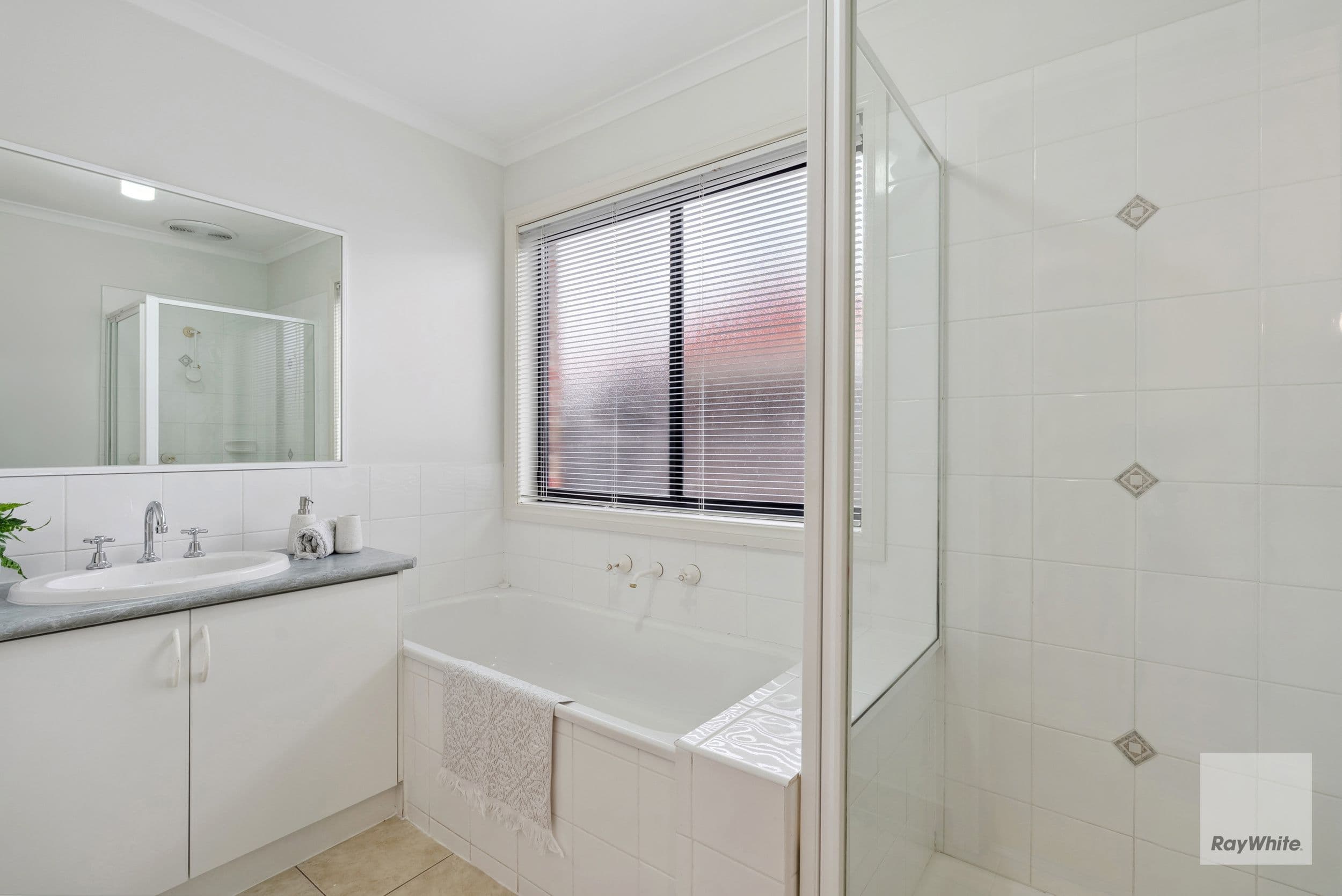 8 Kalista Avenue, Hillside VIC 3037, Hillside - Thumbnail 5