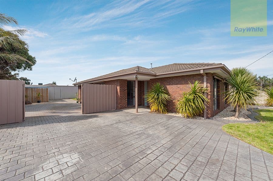 30 Studley Street, Craigieburn VIC 3064, Craigieburn - Thumbnail 2