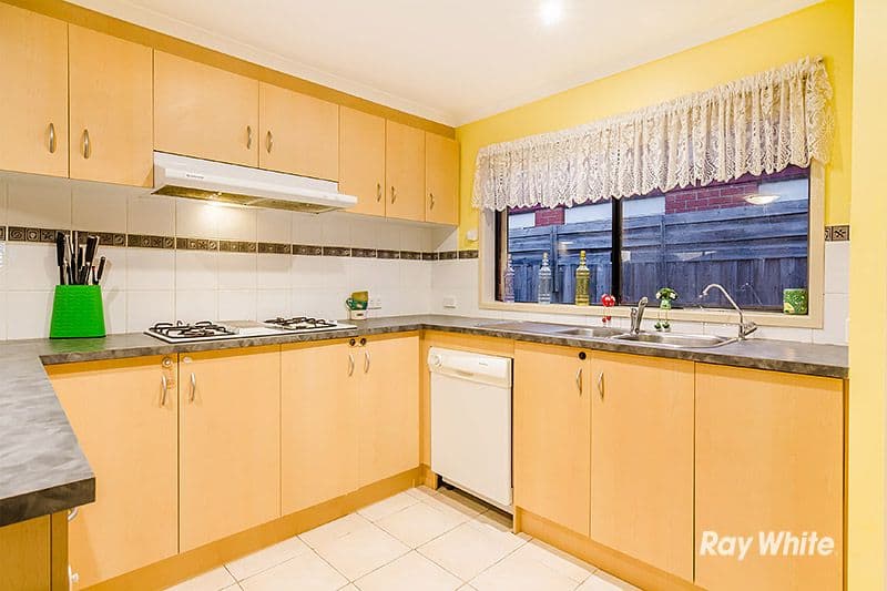 6 Nyarrin Place, Cranbourne West VIC 3977, Cranbourne West - Thumbnail 3