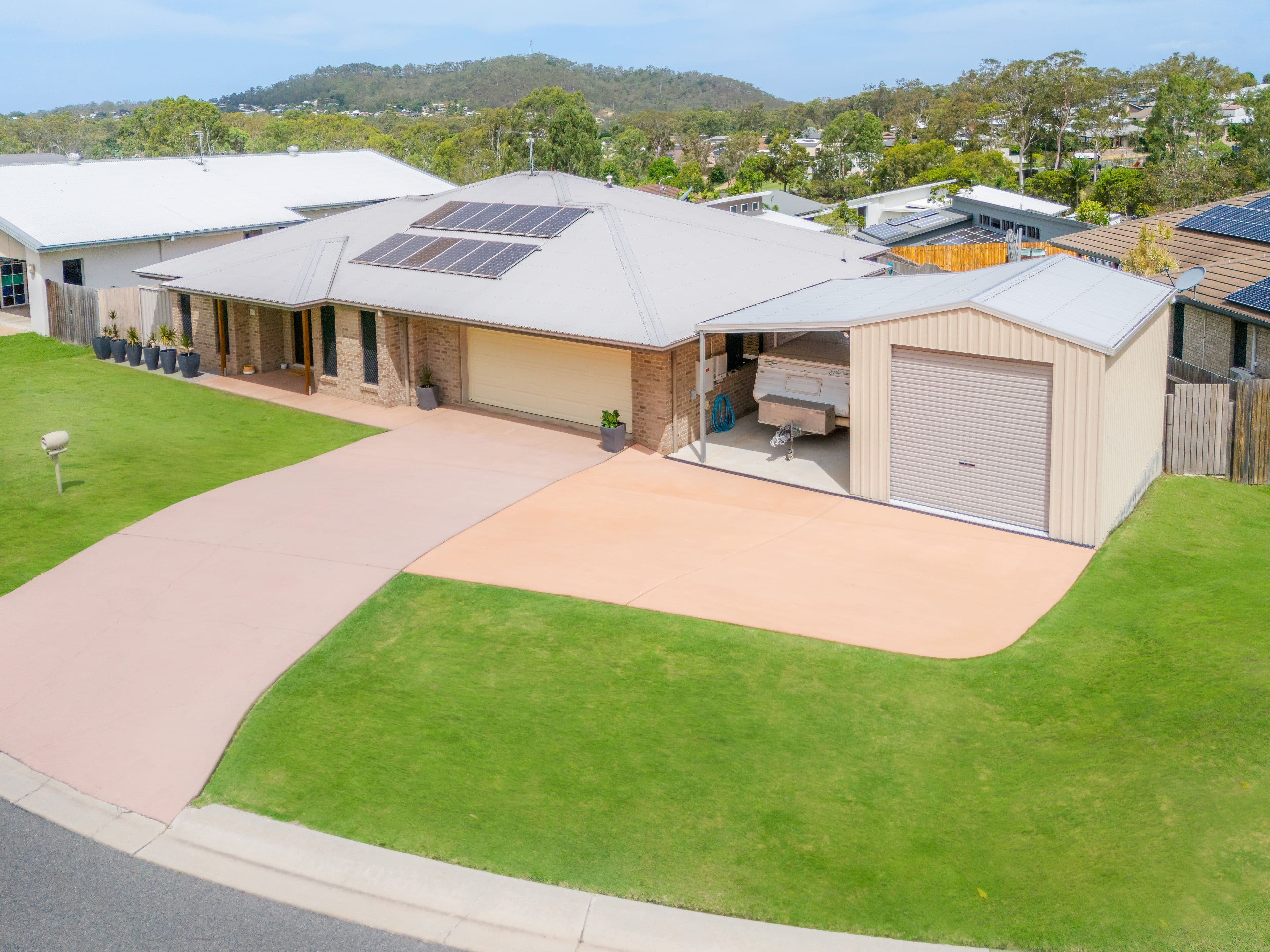 16 Grasstree Crescent, Kirkwood QLD 4680, Kirkwood - Thumbnail 2