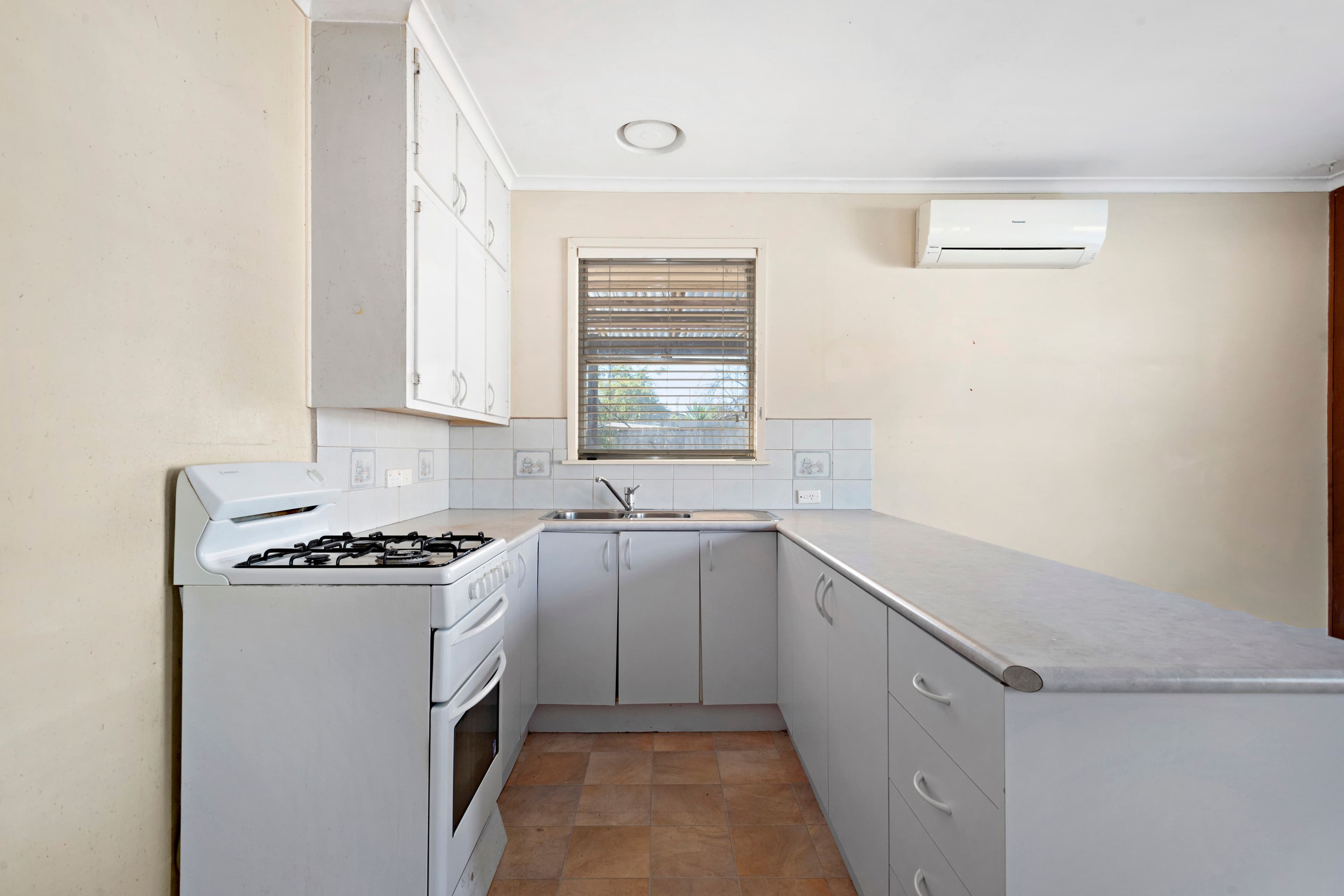 17 Juniper Court, Frankston North VIC 3200, Frankston North - Thumbnail 3
