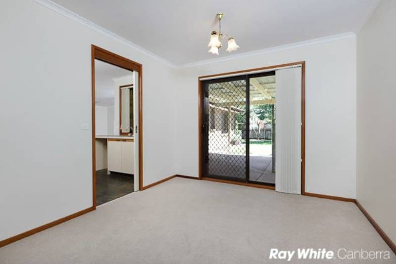 18 Walker Crescent, JERRABOMBERRA NSW 2619, Jerrabomberra - Thumbnail 4