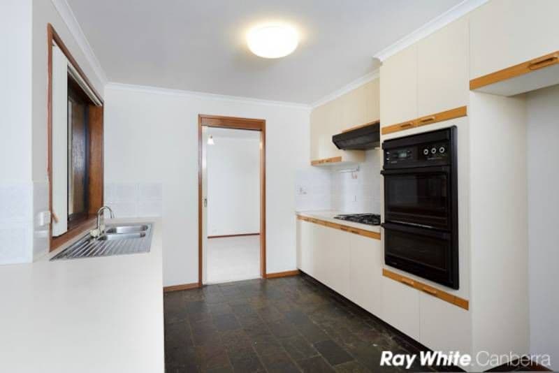 18 Walker Crescent, JERRABOMBERRA NSW 2619, Jerrabomberra - Thumbnail 5