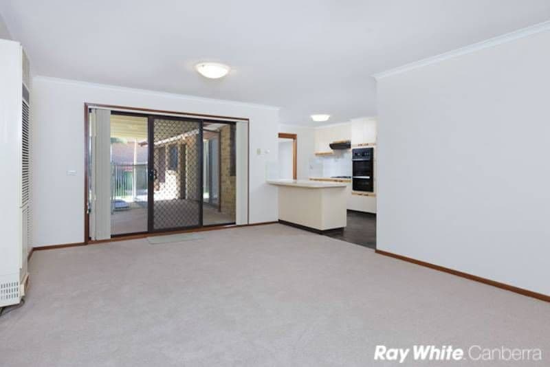 18 Walker Crescent, JERRABOMBERRA NSW 2619, Jerrabomberra - Thumbnail 6