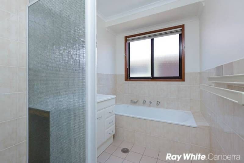 18 Walker Crescent, JERRABOMBERRA NSW 2619, Jerrabomberra - Thumbnail 7