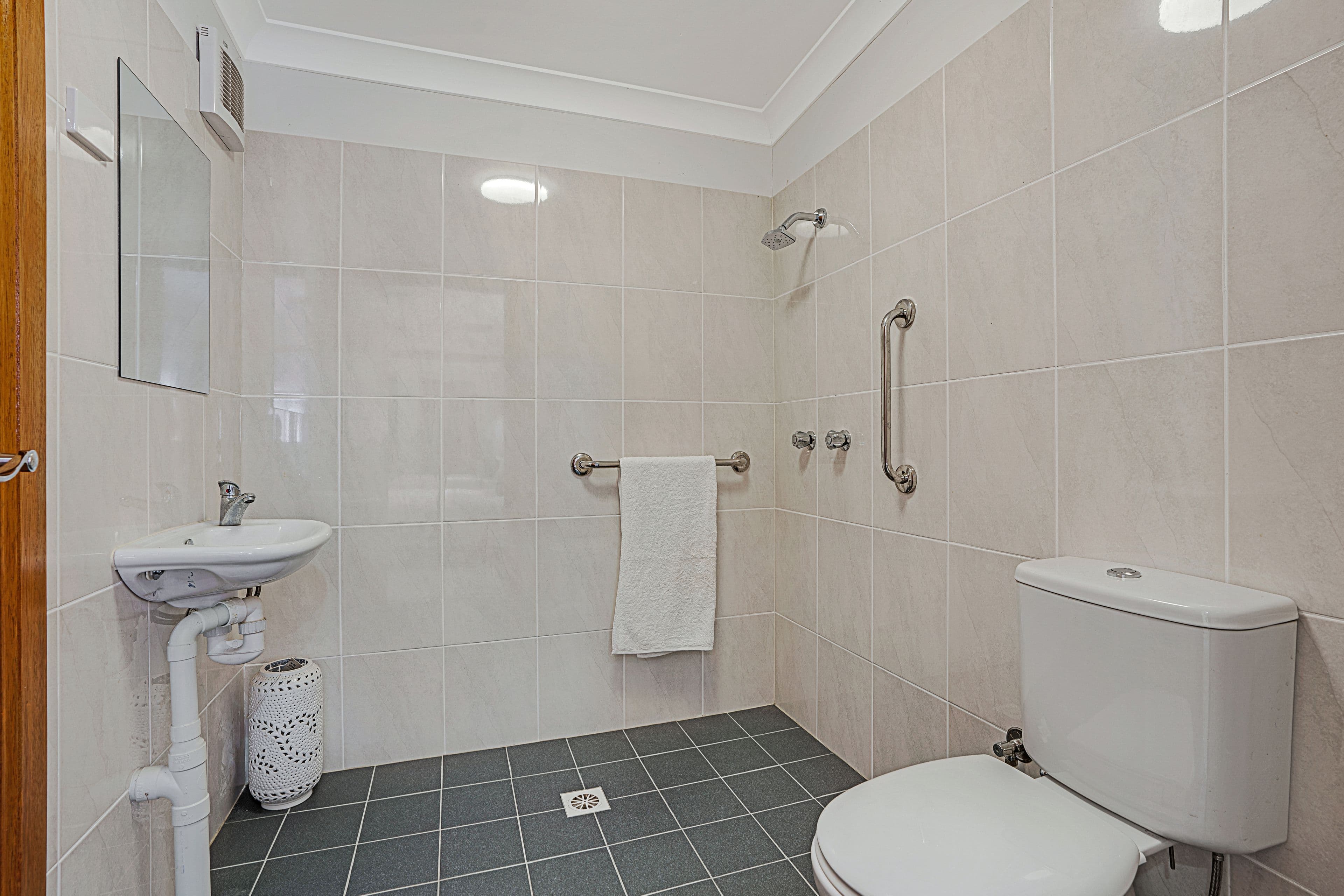 21 & 21A Halcot Avenue, North Nowra NSW 2541, North Nowra - Thumbnail 6