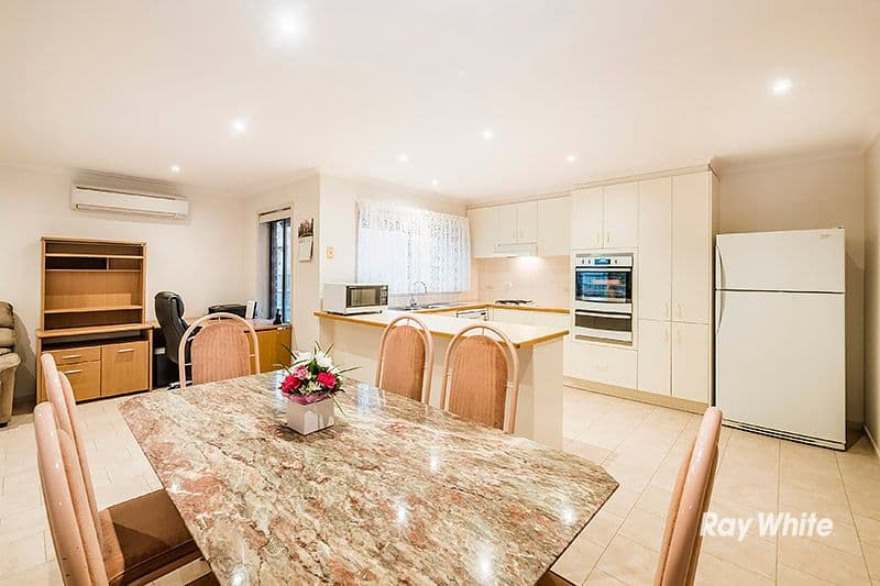 4 Reginald Court, Cranbourne West VIC 3977, Cranbourne West - Thumbnail 3