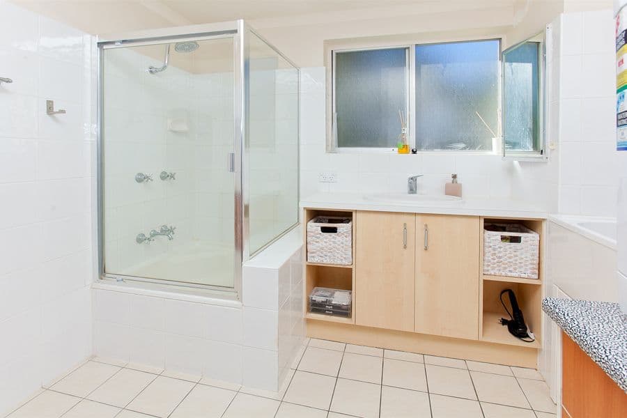 21 Embie Street, HOLLAND PARK WEST QLD 4121, Holland Park West - Thumbnail 5