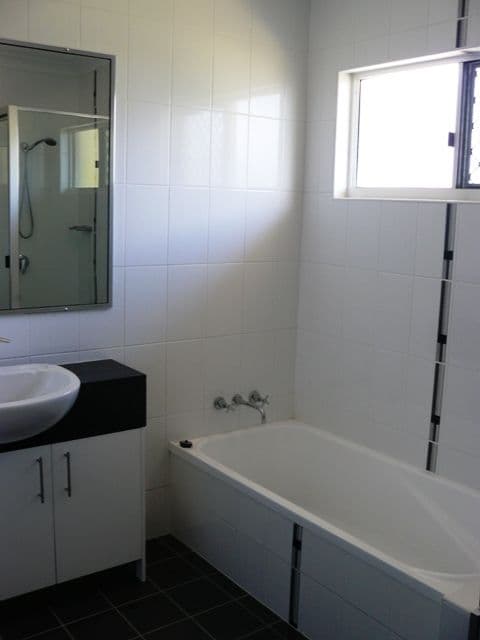  8 Admiral Drive, DOLPHIN HEADS QLD 4740, Dolphin Heads - Thumbnail 5