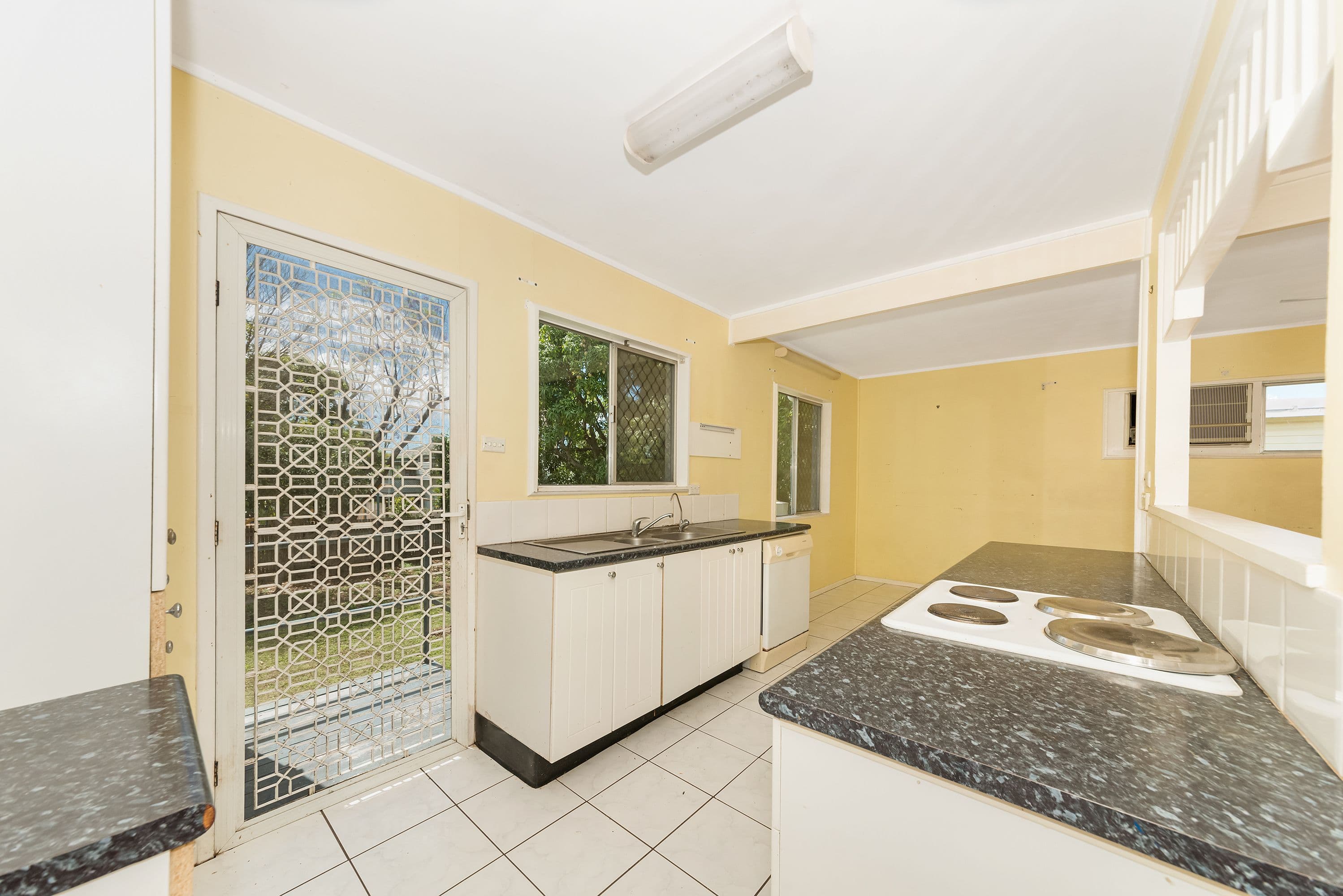 35 Barellan Street, Cranbrook QLD 4814, Cranbrook - Thumbnail 2