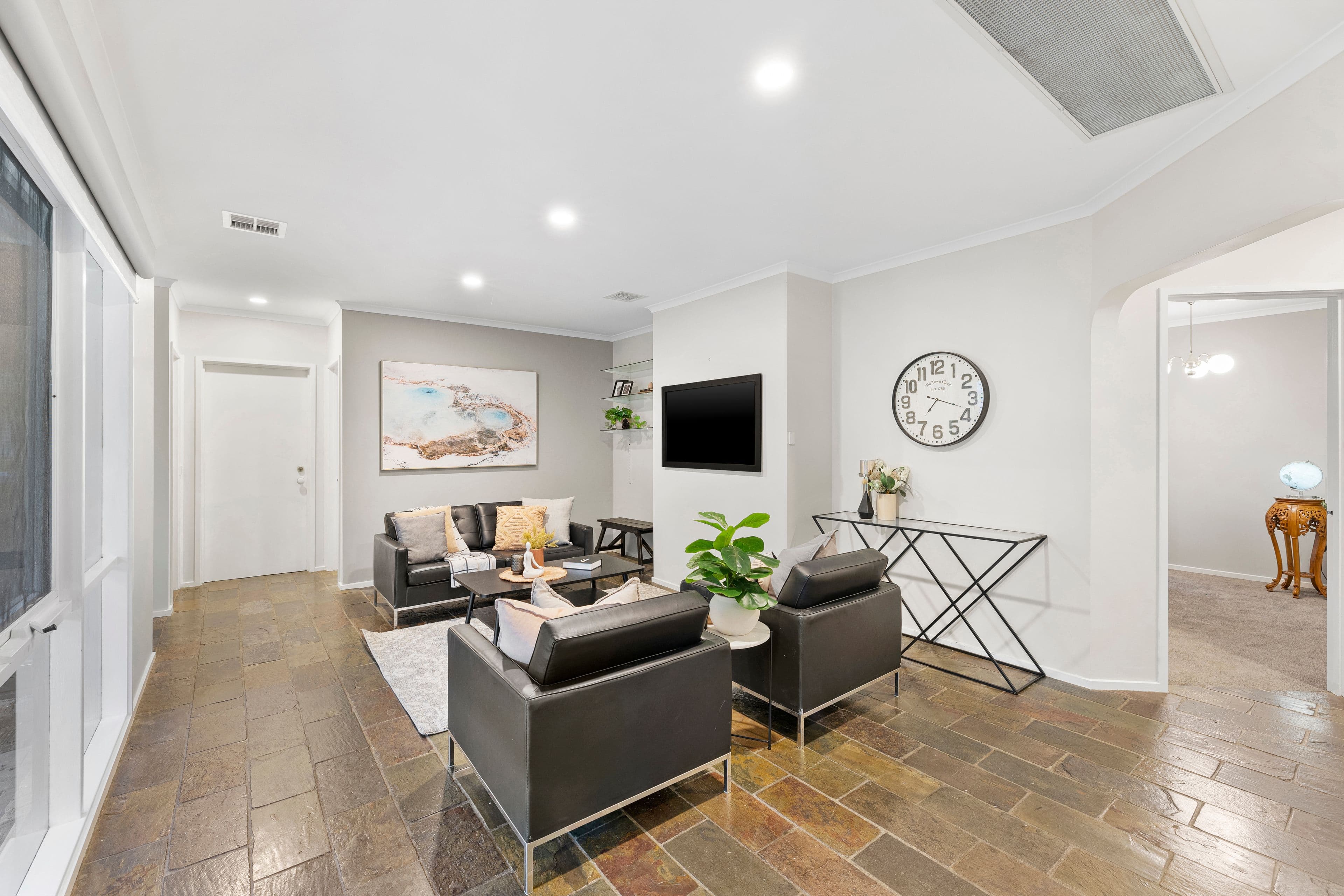 8 Josephine Close, Rowville VIC 3178, Rowville - Thumbnail 2