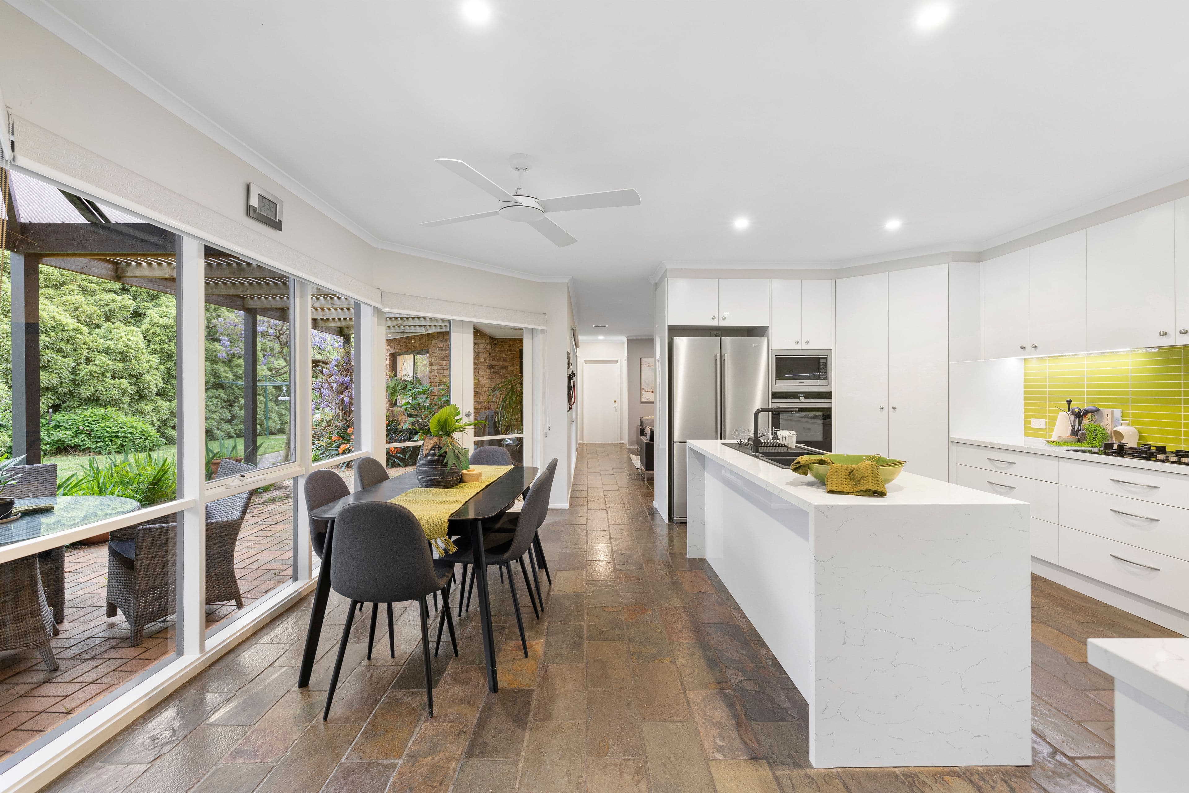 8 Josephine Close, Rowville VIC 3178, Rowville - Thumbnail 4