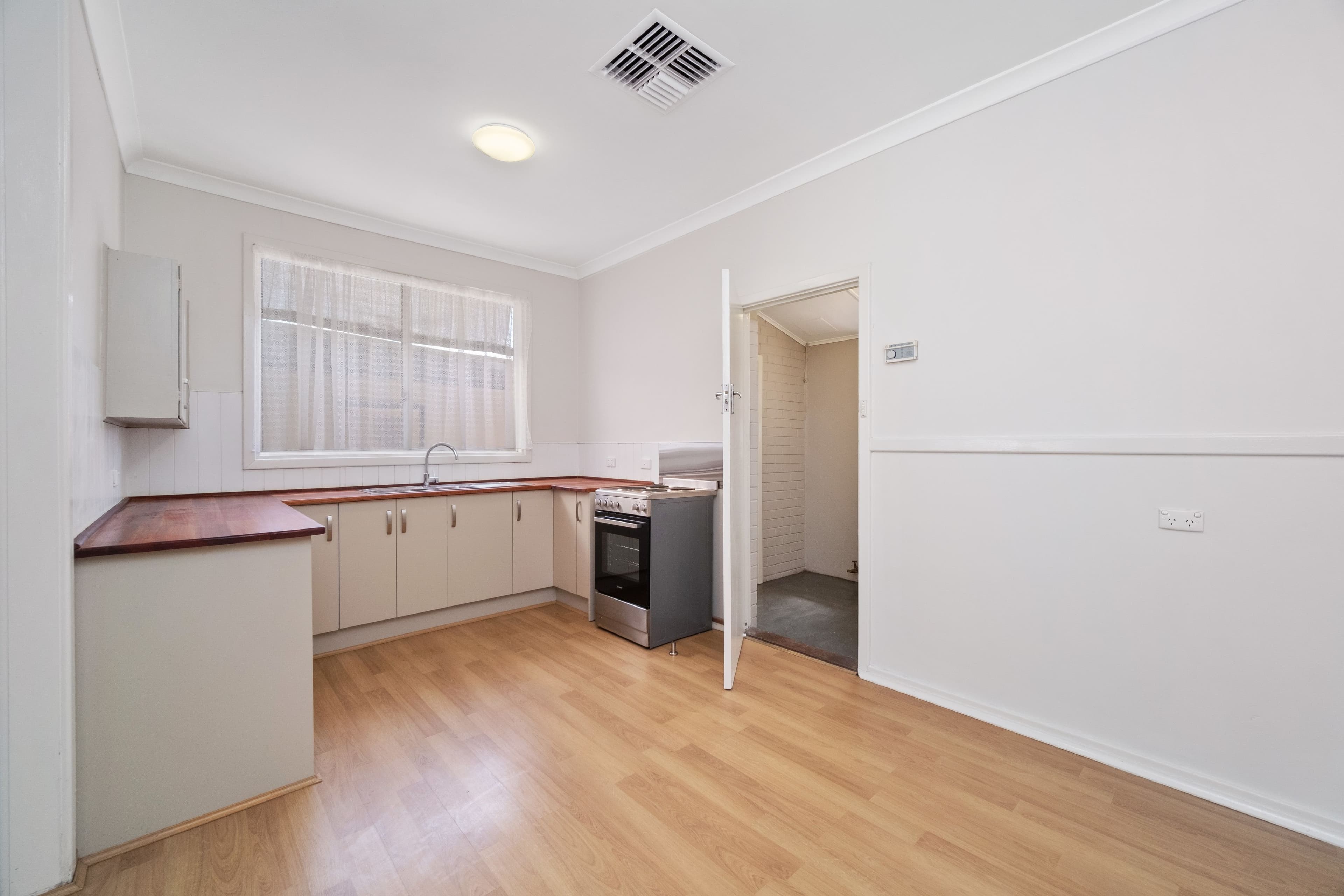 15 Caporn Street, Bullsbrook WA 6084, Bullsbrook - Thumbnail 4