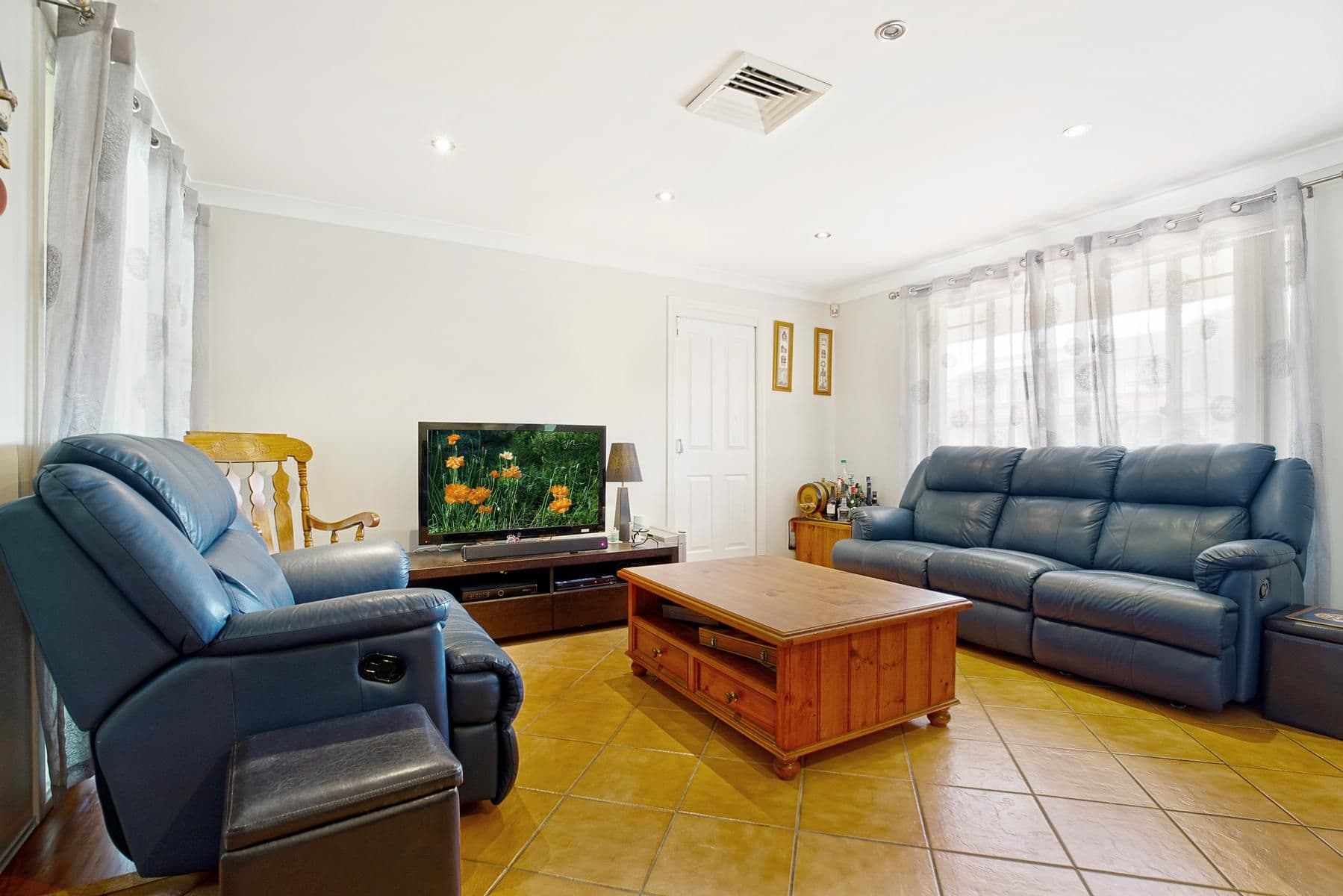 17 Marcus Clarke Crescent, Glenmore Park - Thumbnail 3