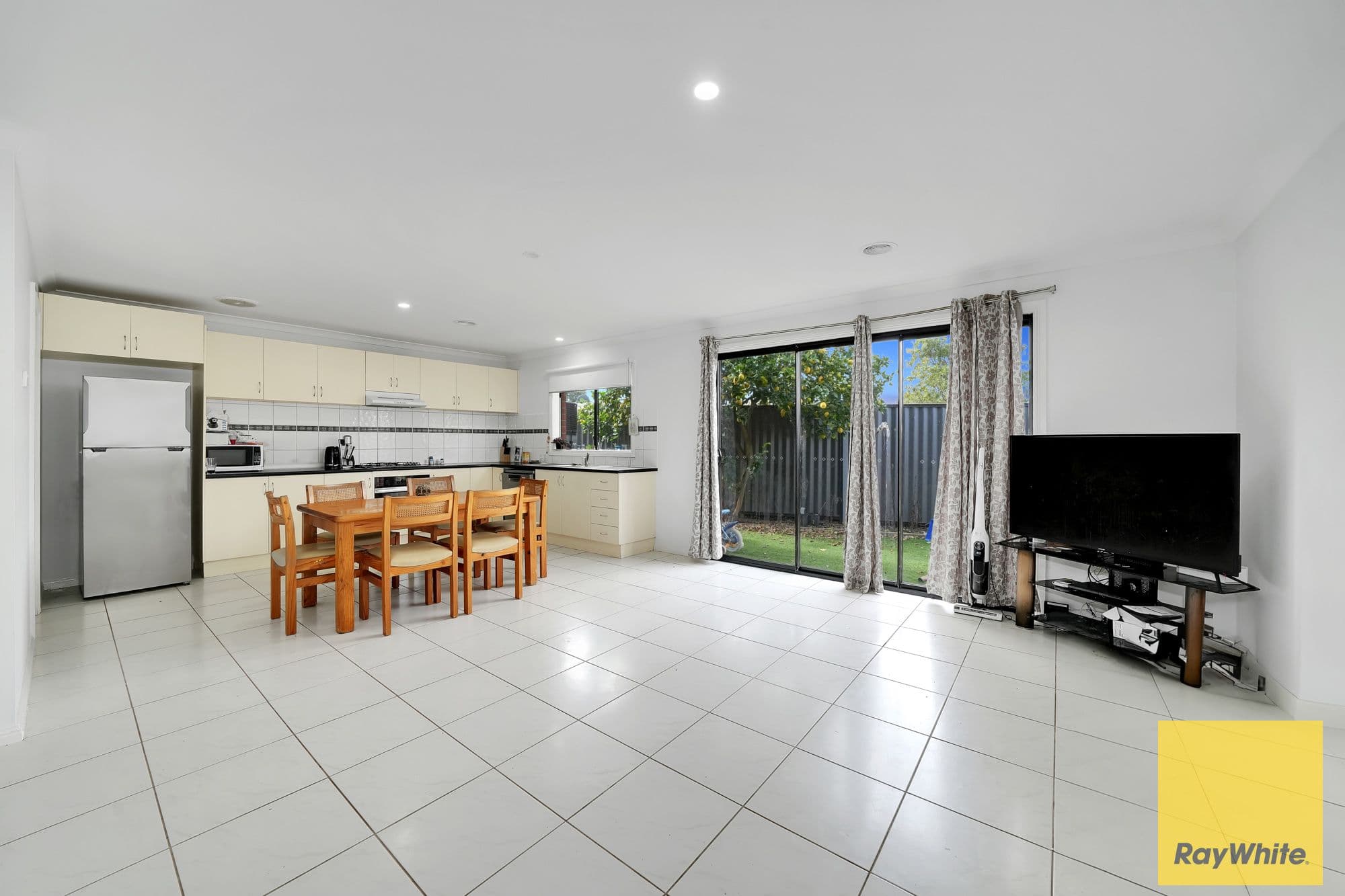 26A Pelican Place, Werribee VIC 3030, Werribee - Thumbnail 2